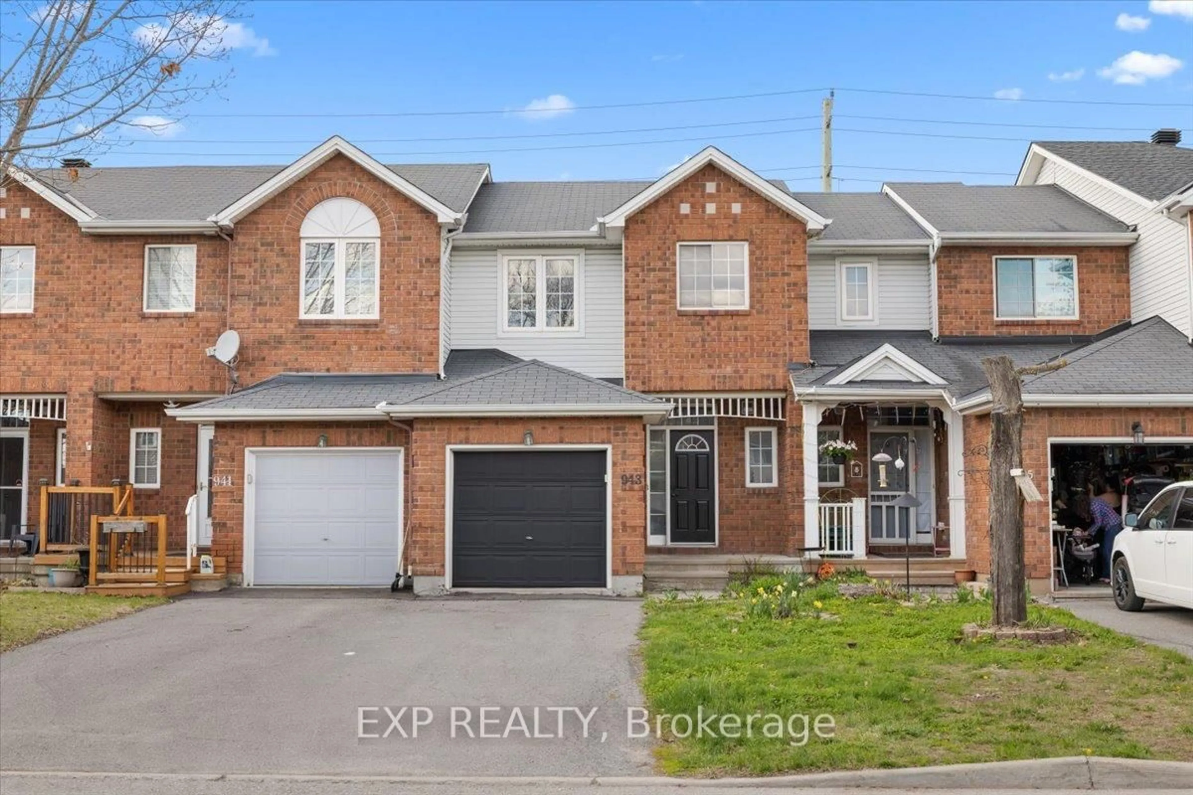 Home with brick exterior material, street for 943 Markwick Cres, Ottawa Ontario K4A 4J1