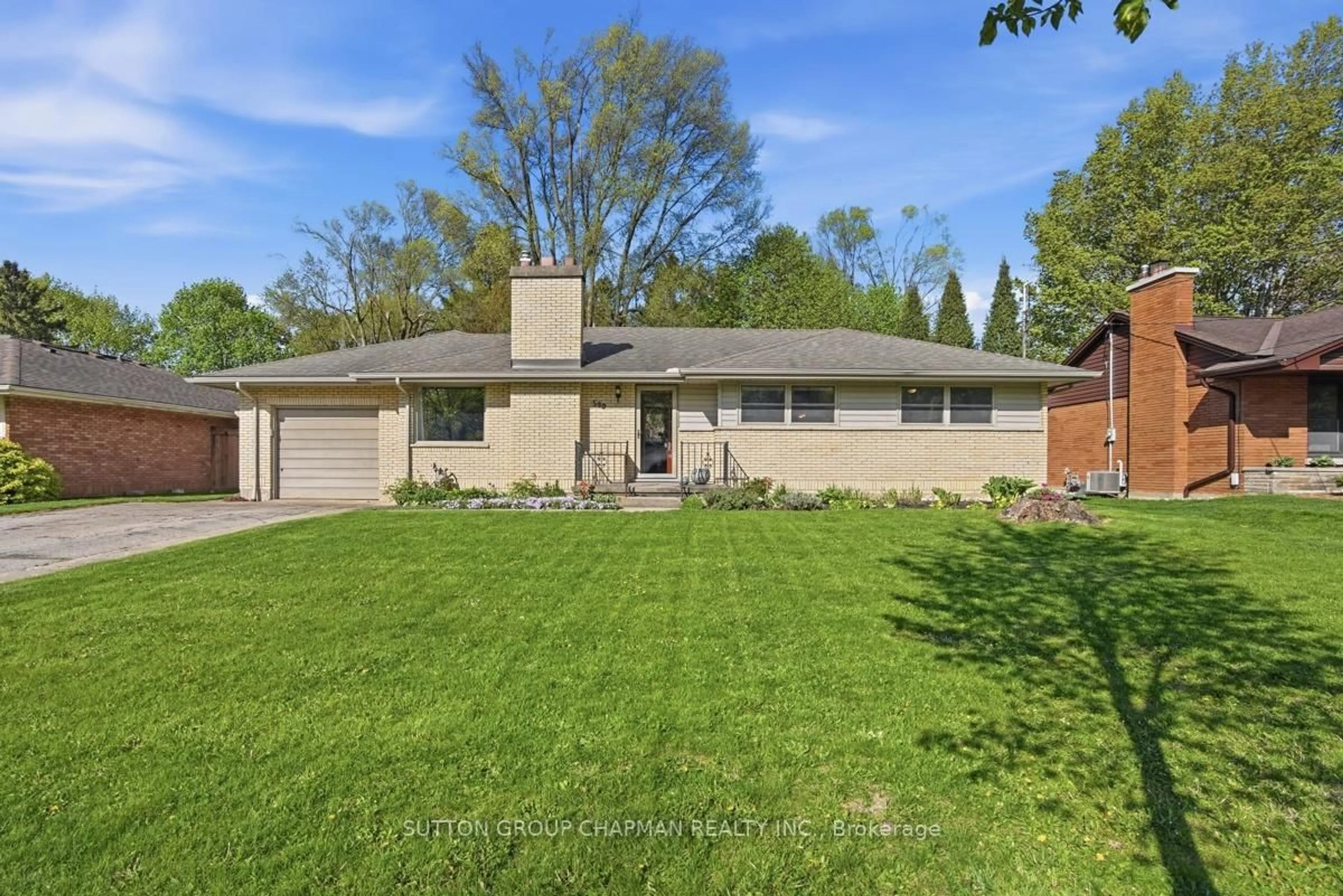 Unknown for 590 Oakridge Dr, London North Ontario N6H 3G2