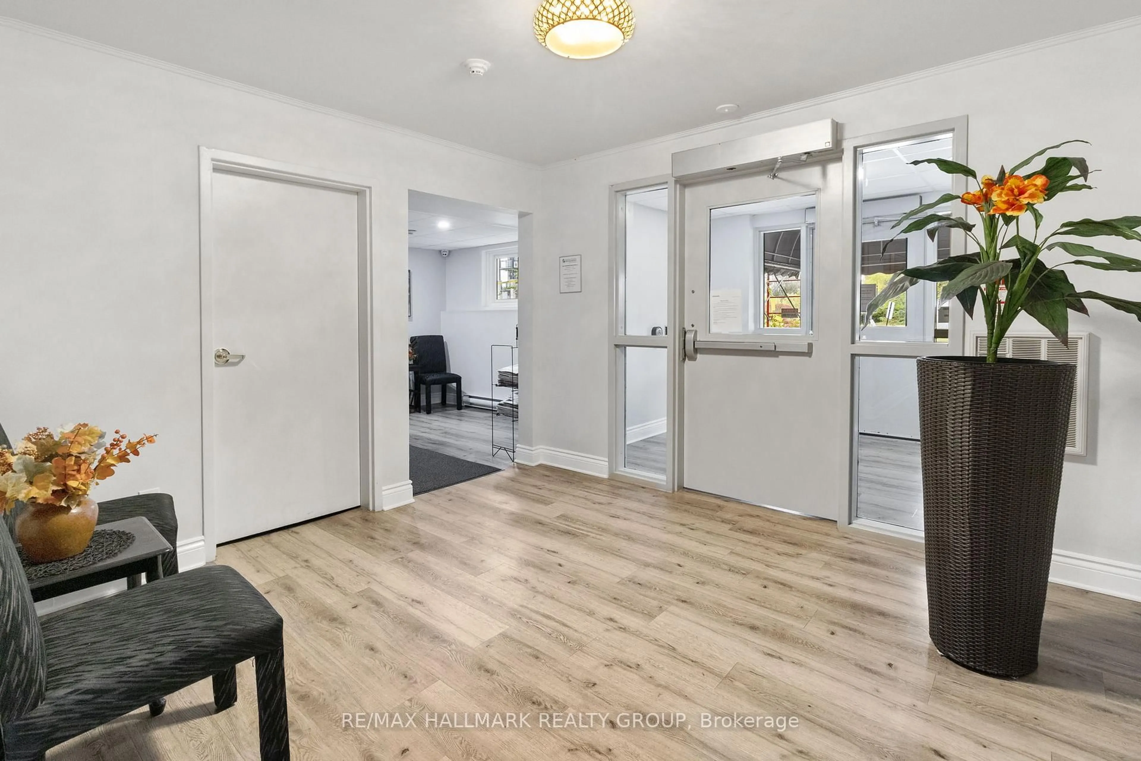 Indoor entryway for 1100 Millwood Ave #304, Brockville Ontario K6V 6Z3
