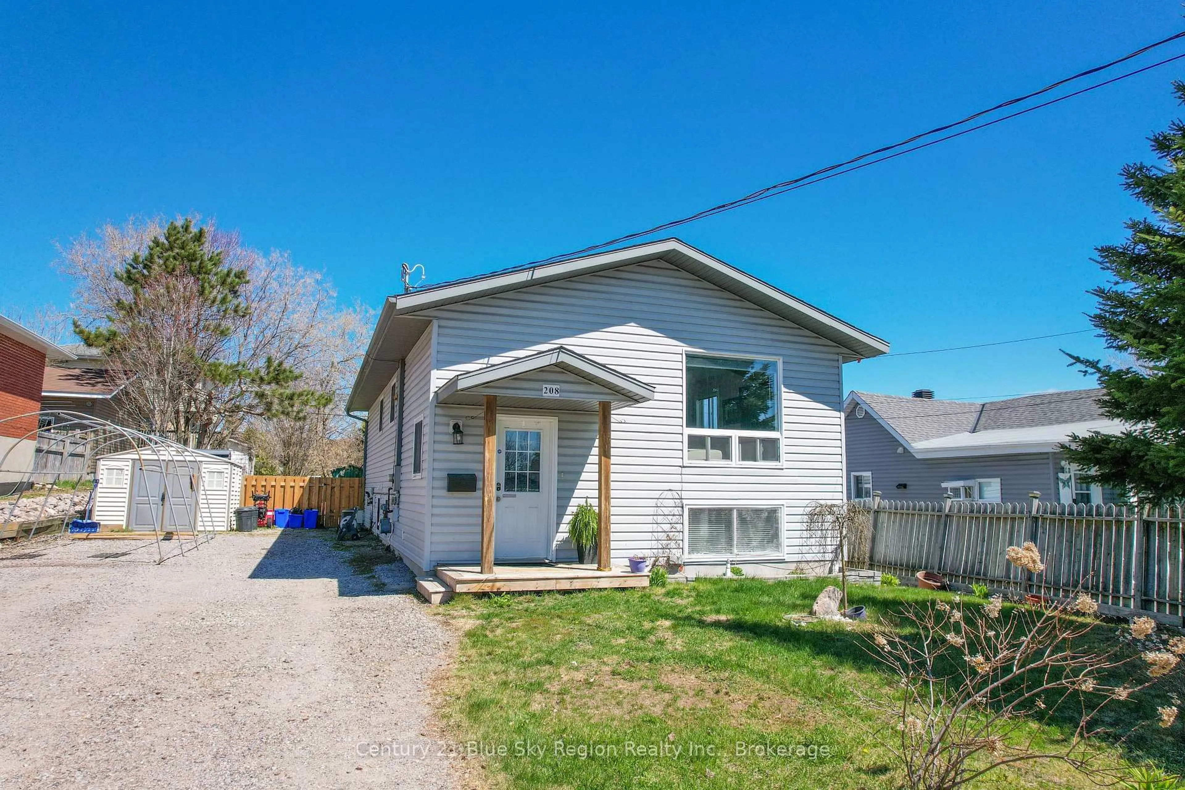 Unknown for 208 Gould Ave, North Bay Ontario P1B 7C7