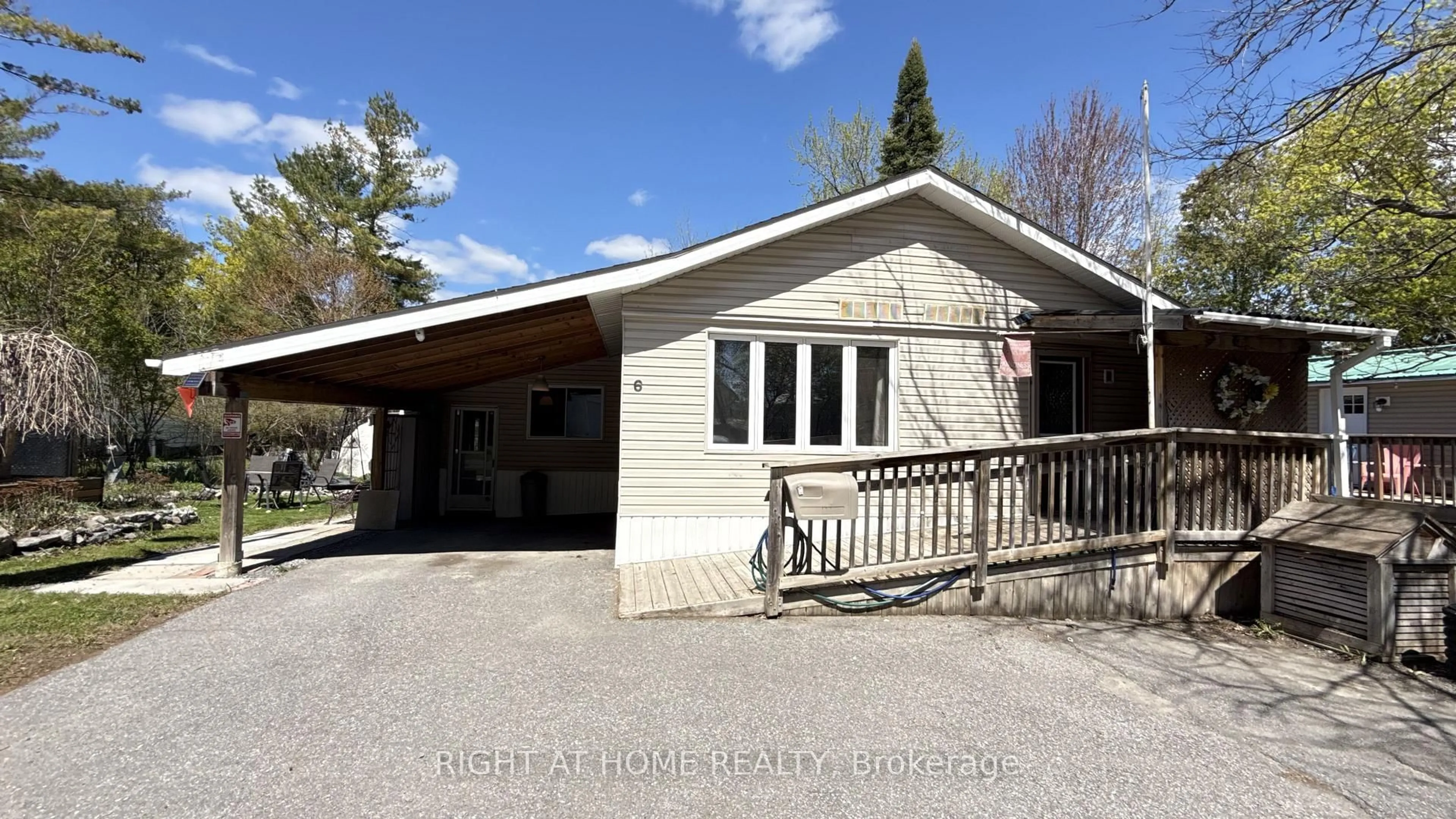 Unknown for 6 ROWAN Rd, Ottawa Ontario K2S 1B7