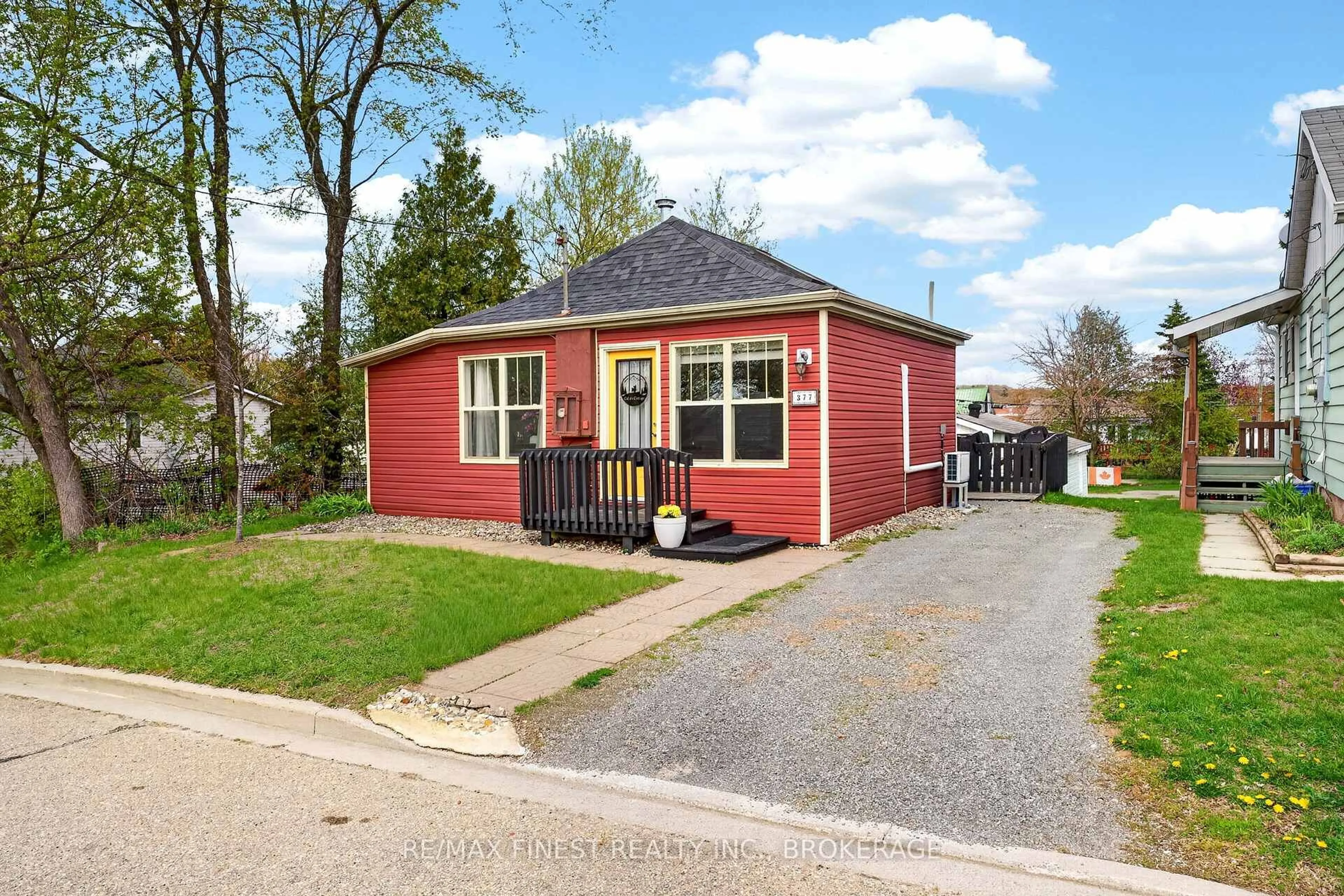 Shed for 377 Henrietta St, Gananoque Ontario K7G 1X6