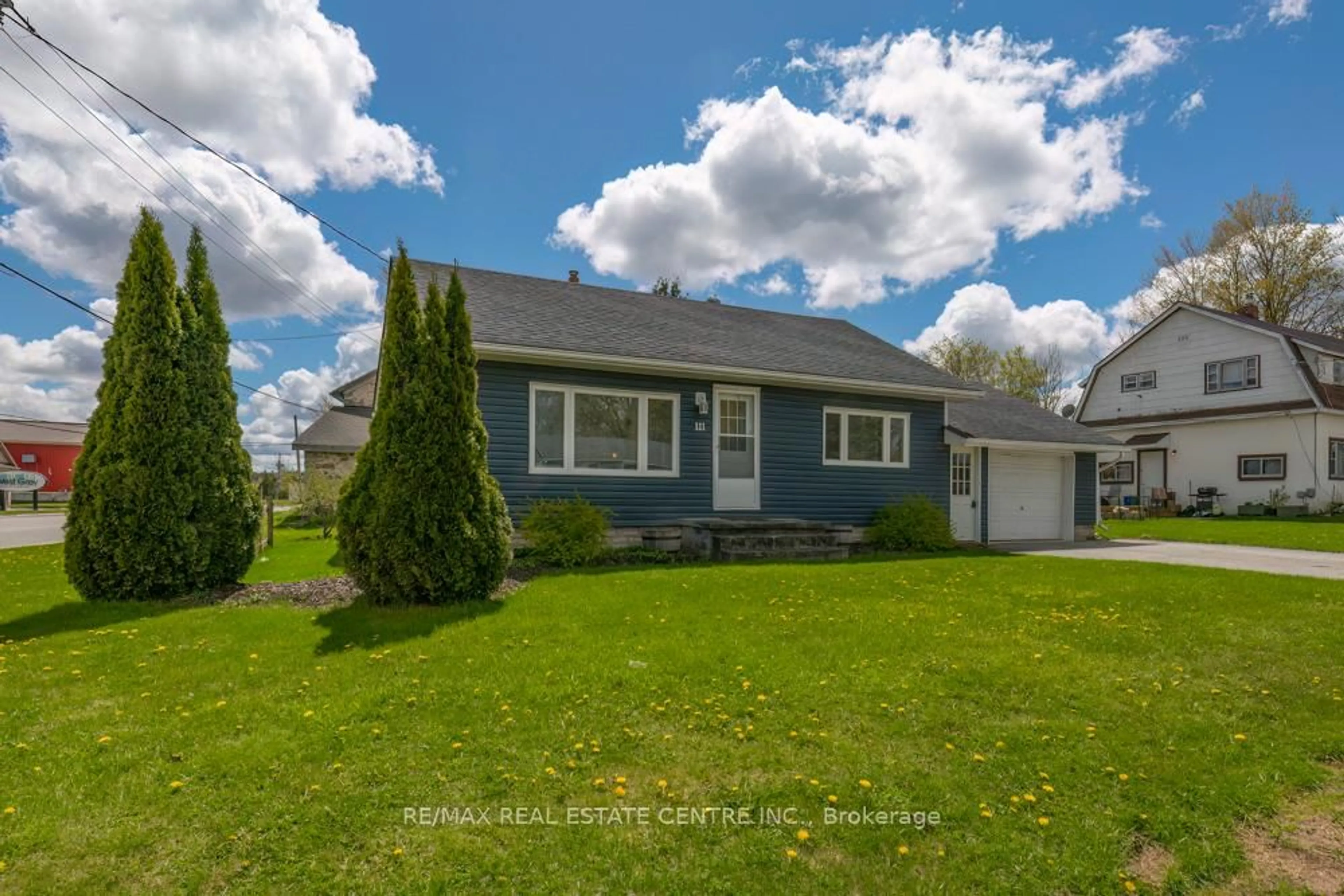 Home with vinyl exterior material, street for 111 Elizabeth St, West Grey Ontario N0G 1R0