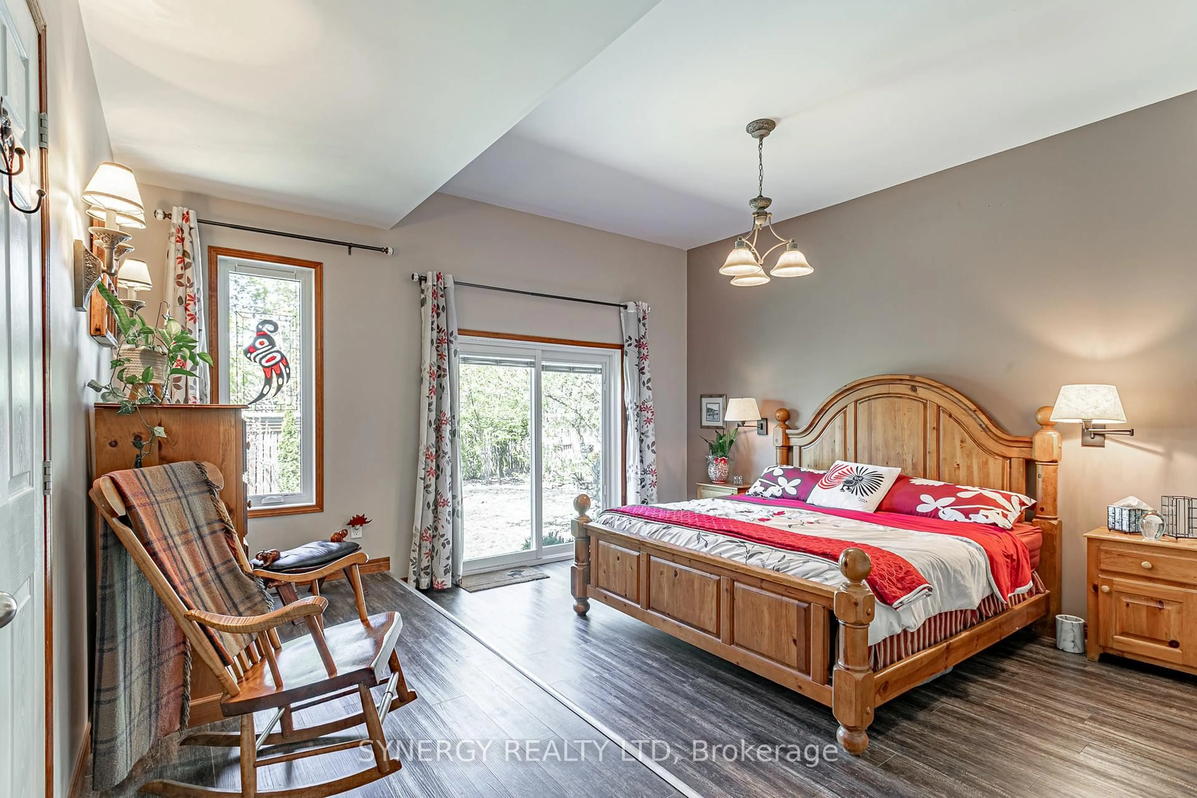 Bedroom with bed, unknown for 5 Hull Rd, Strathroy-Caradoc Ontario N7G 2B7