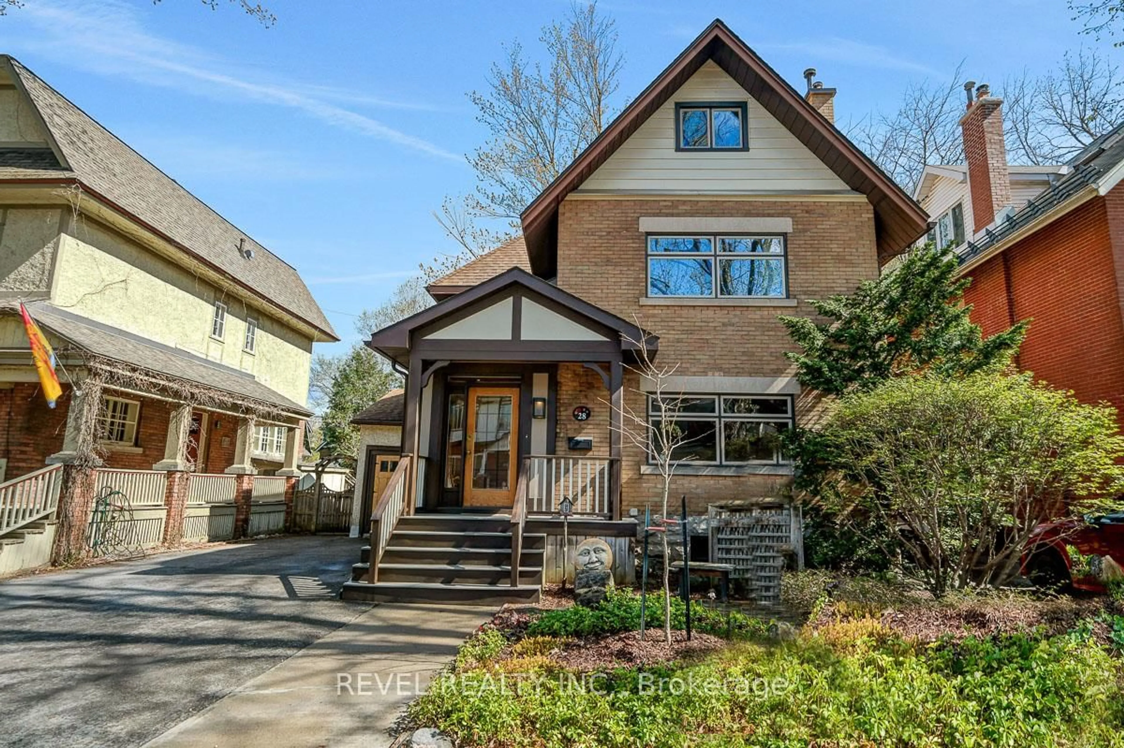Home with brick exterior material, street for 28 Broadway Ave, Ottawa Ontario K1S 2V6