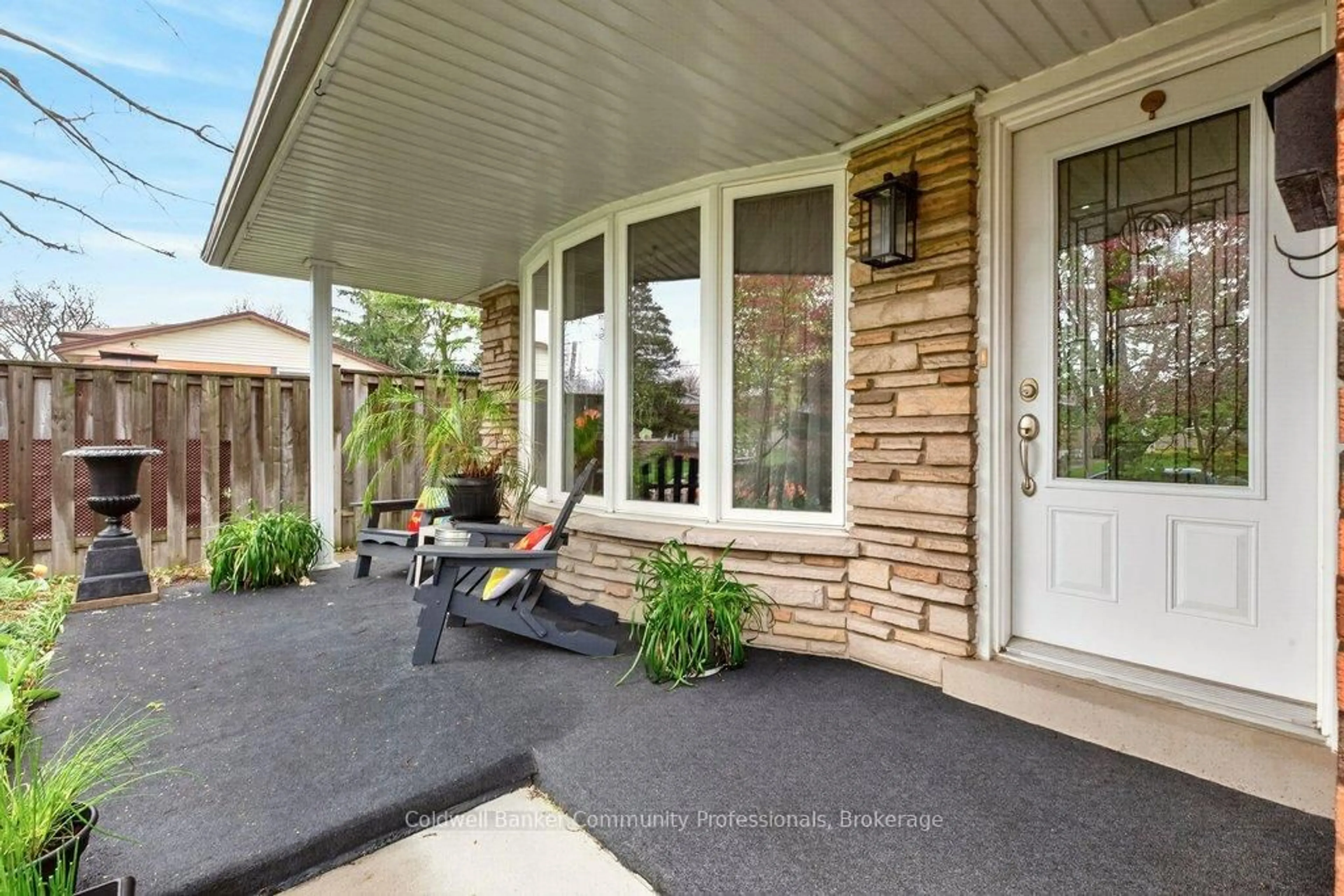Unknown for 161 Manning Ave, Hamilton Ontario L9A 3G1