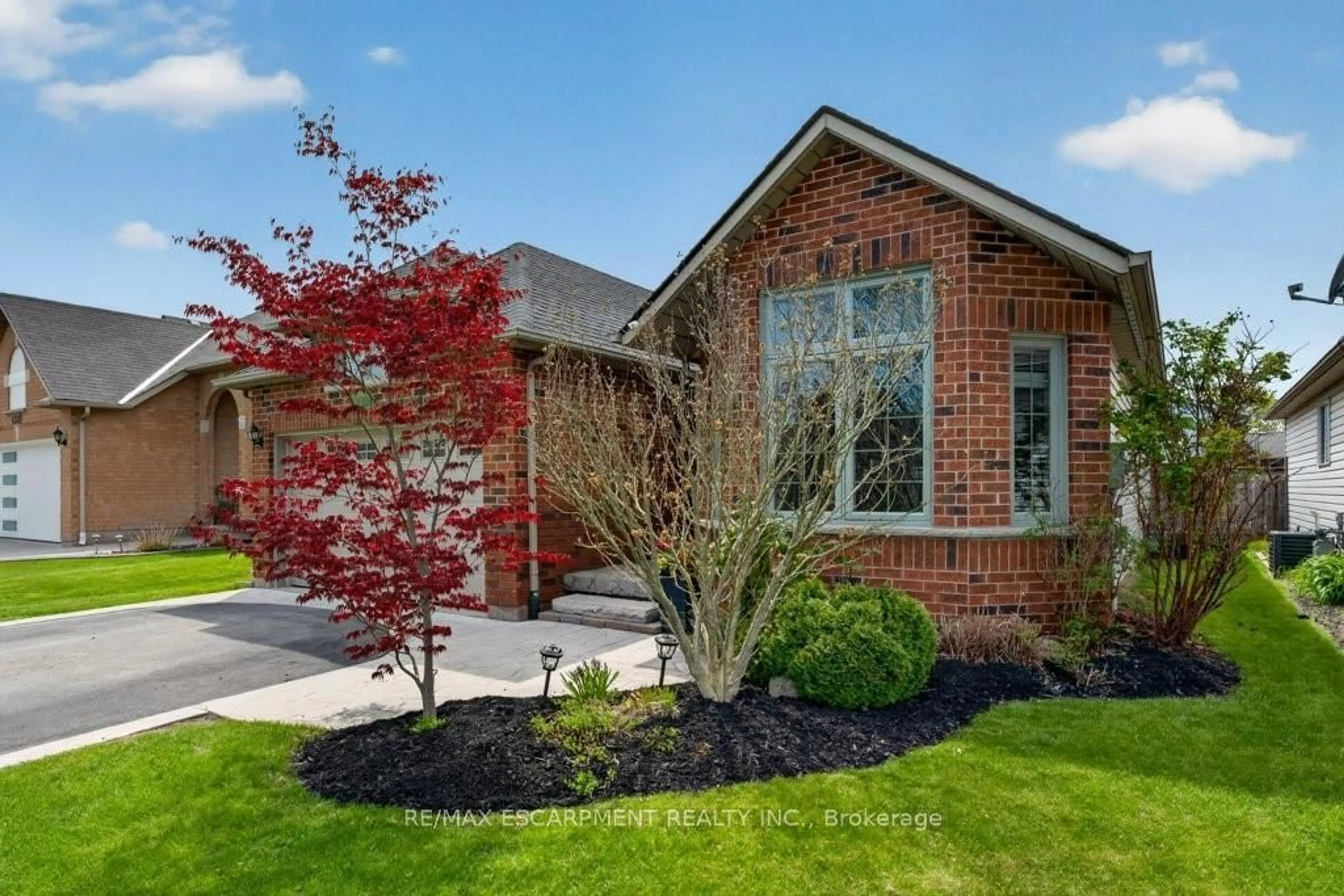 Home with brick exterior material, street for 4334 Arejay Ave, Lincoln Ontario L3J 0P7