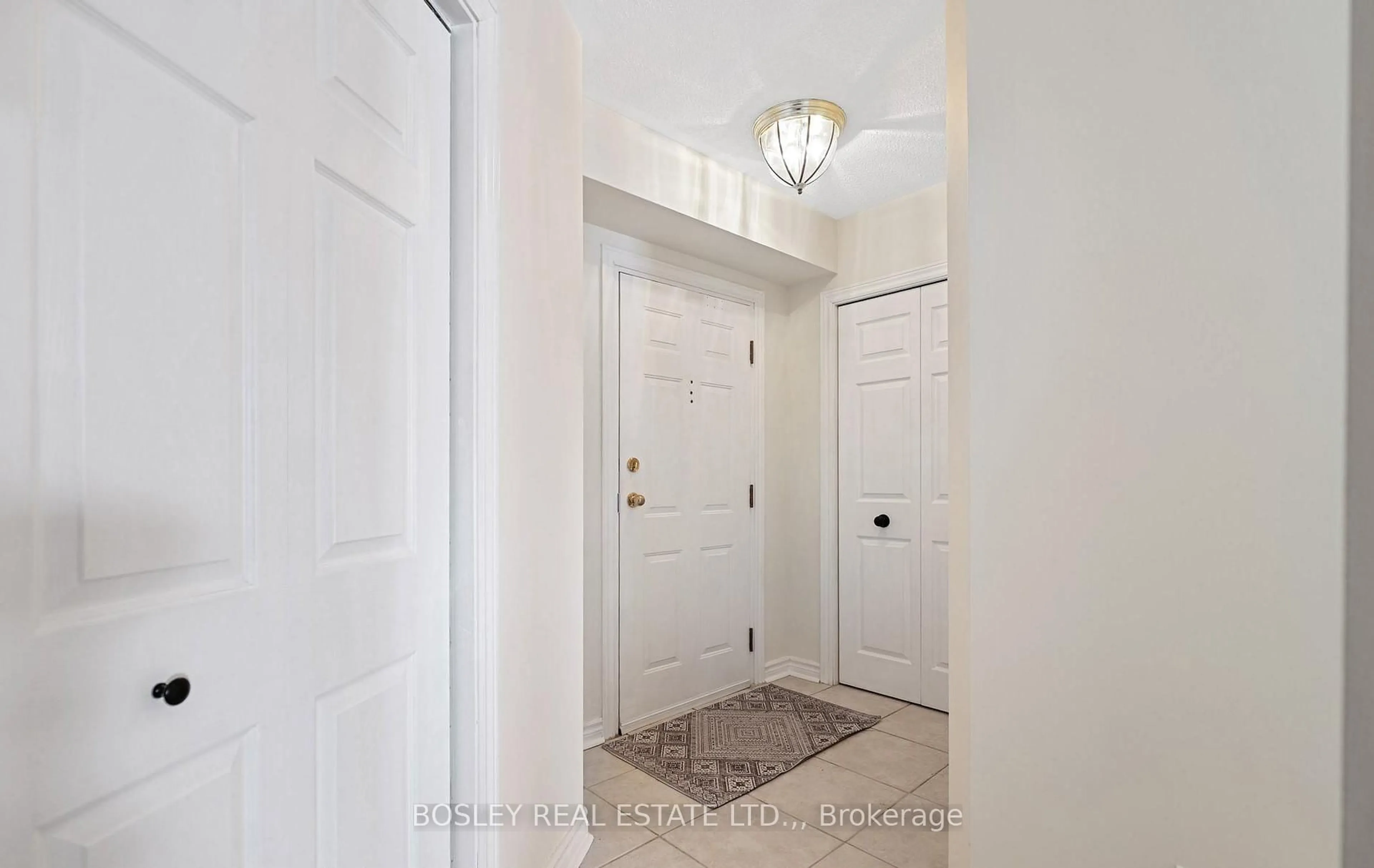 Indoor entryway for 1061 Vansickle Rd #205A, St. Catharines Ontario L2S 2X4