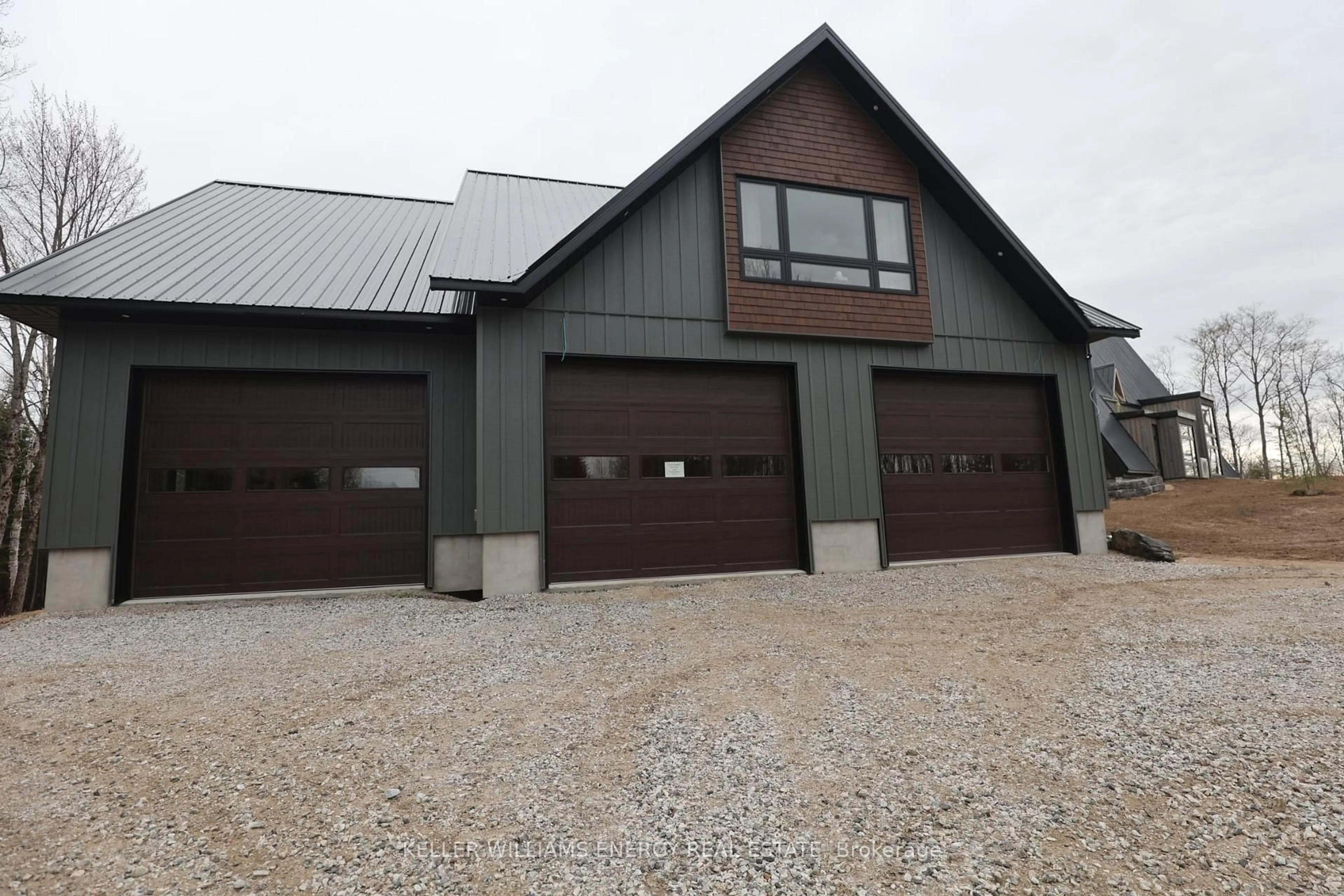 Indoor garage for 27300 Hwy 28 South Highway, Highlands East Ontario K0L 1M0