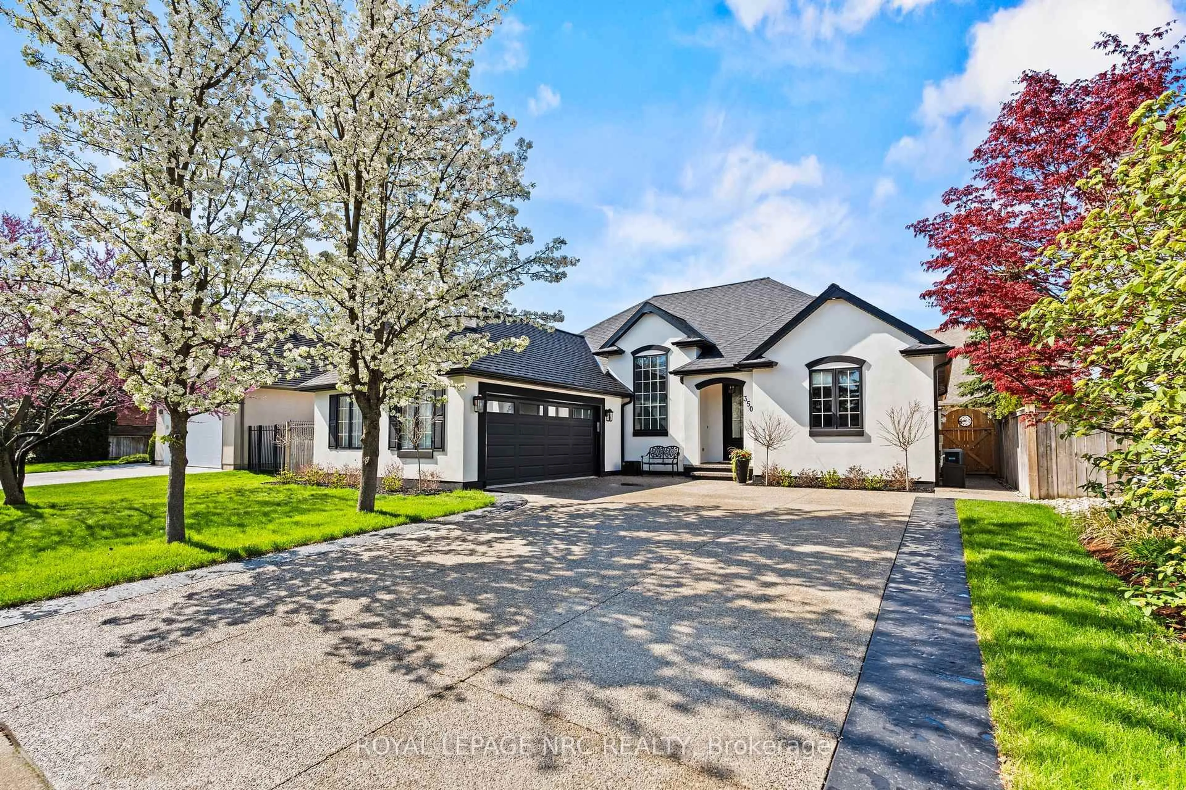 Home with brick exterior material, street for 350 JOHN St, Niagara-on-the-Lake Ontario L0S 1J0