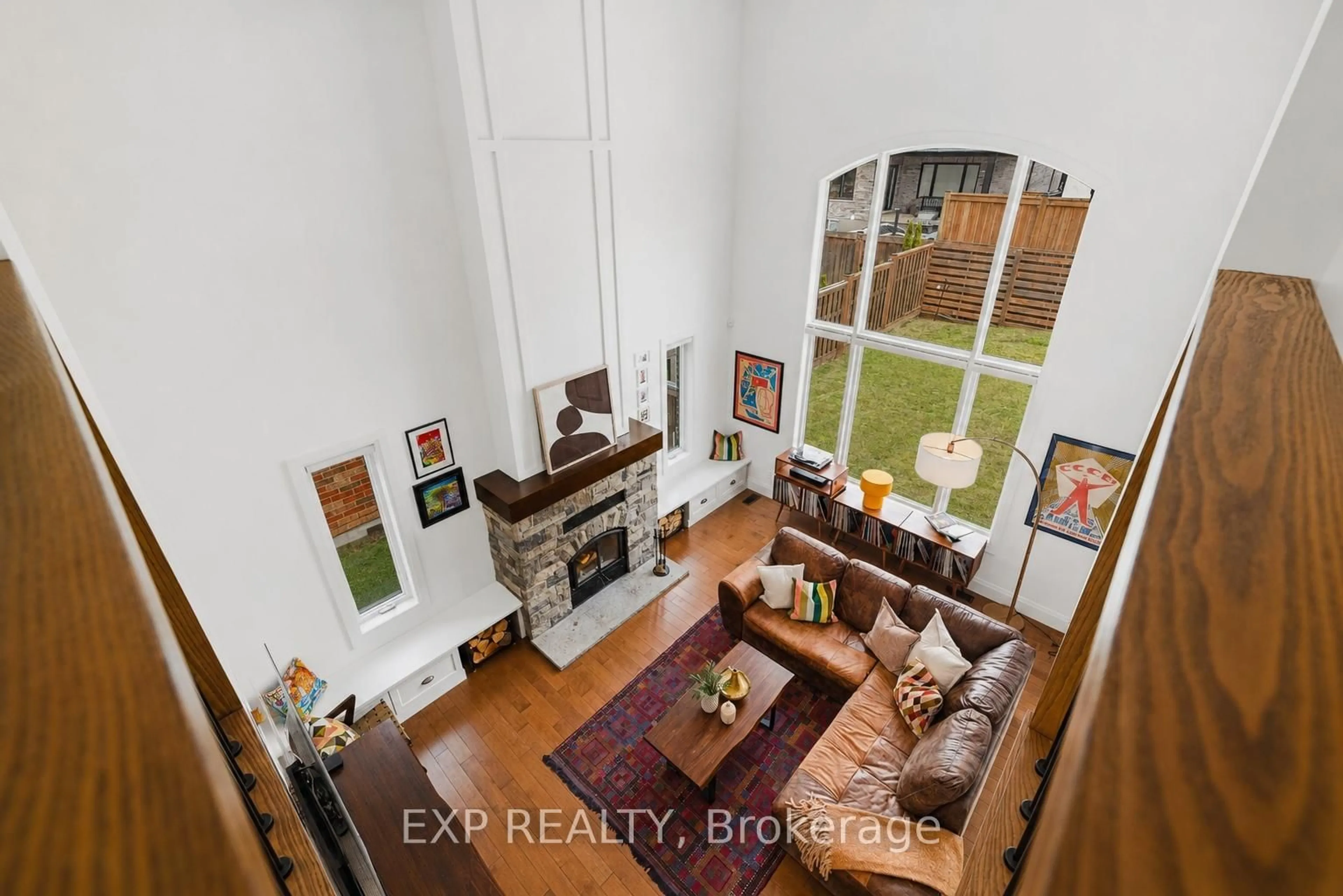 Indoor entryway for 157 Ridgeview Dr, Mapleton Ontario N0G 1P0
