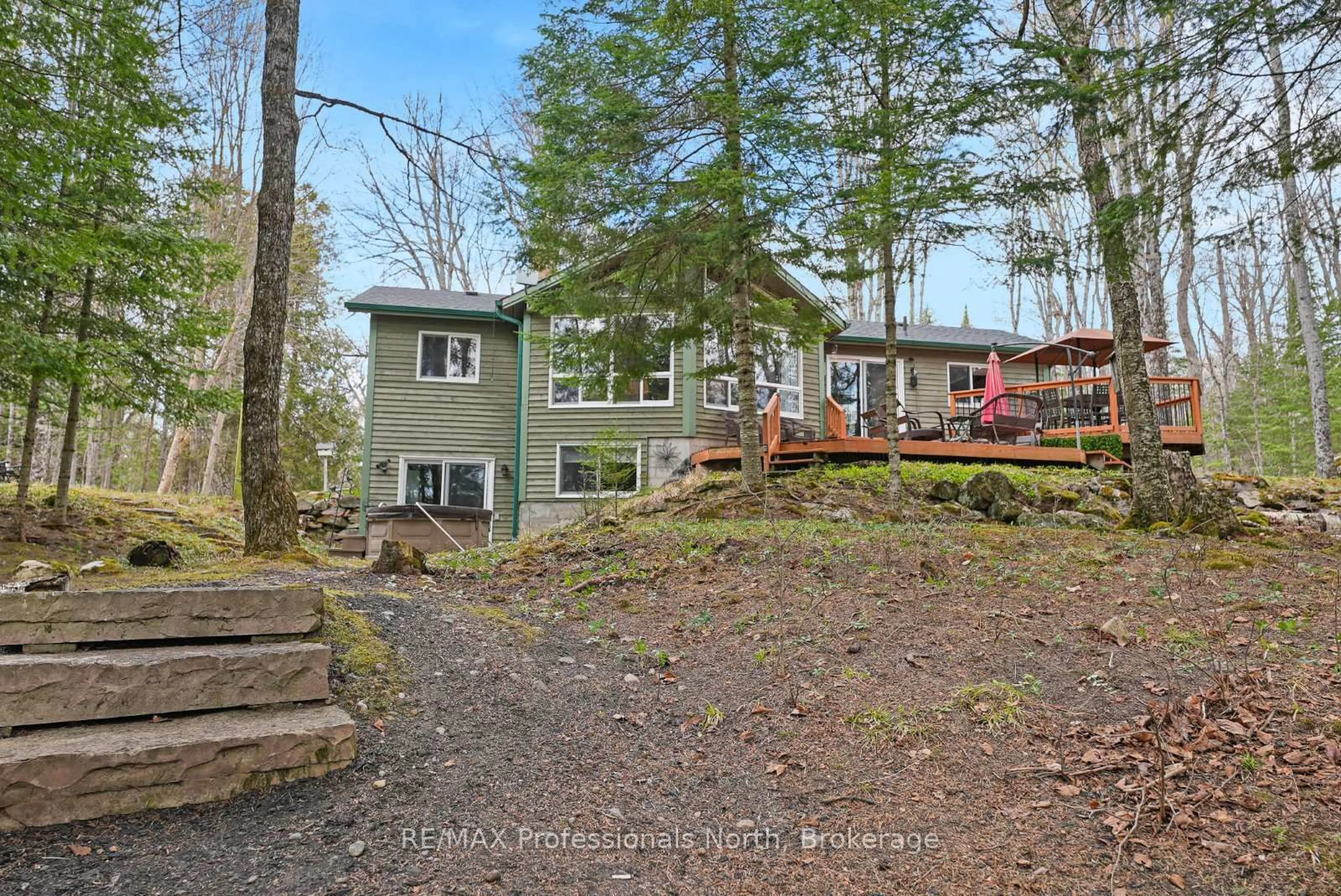 Patio, unknown for 1157 Between Lakes Tr, Minden Hills Ontario K0M 1J1