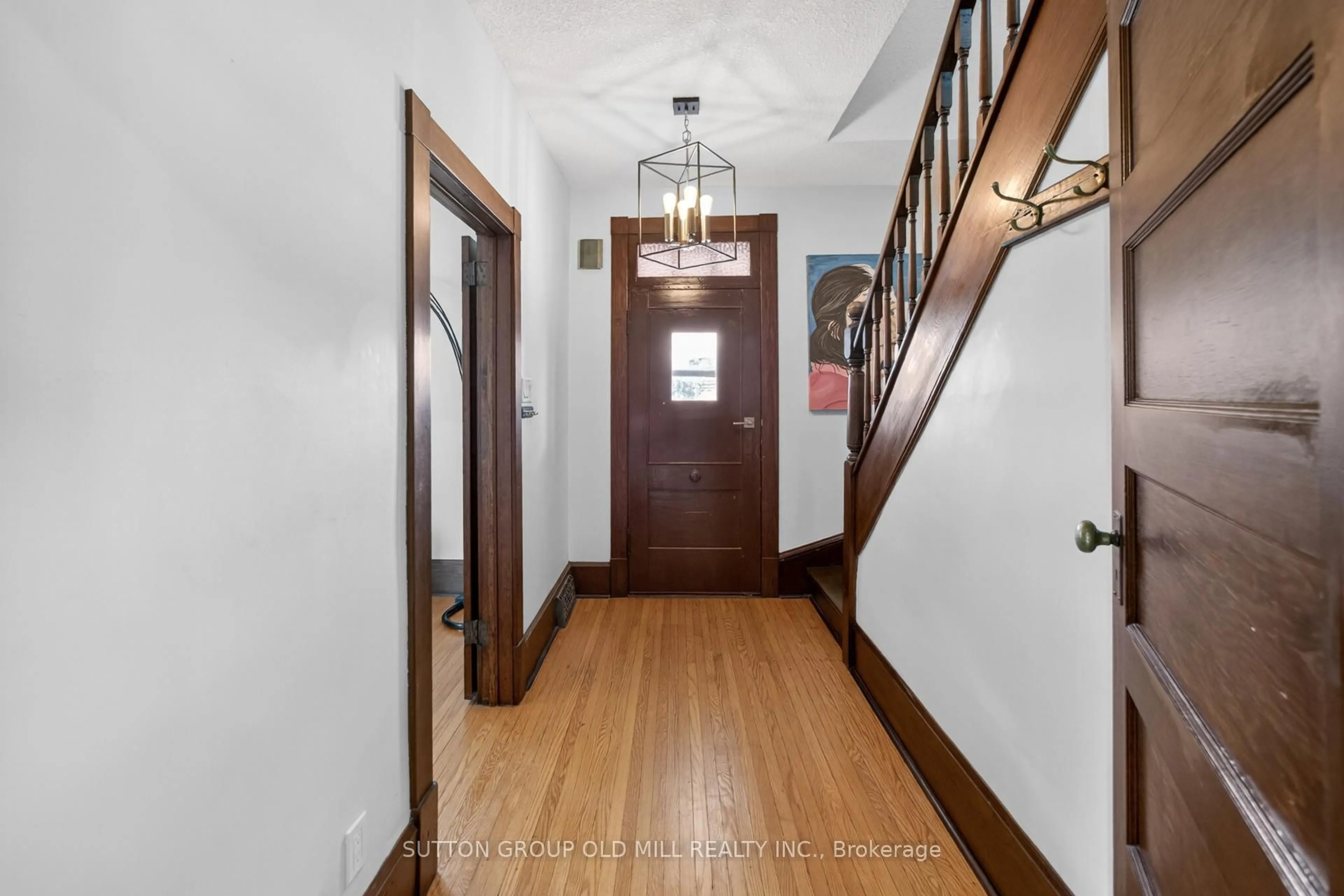 Indoor entryway for 450 York Rd, Guelph Ontario N1E 3H8