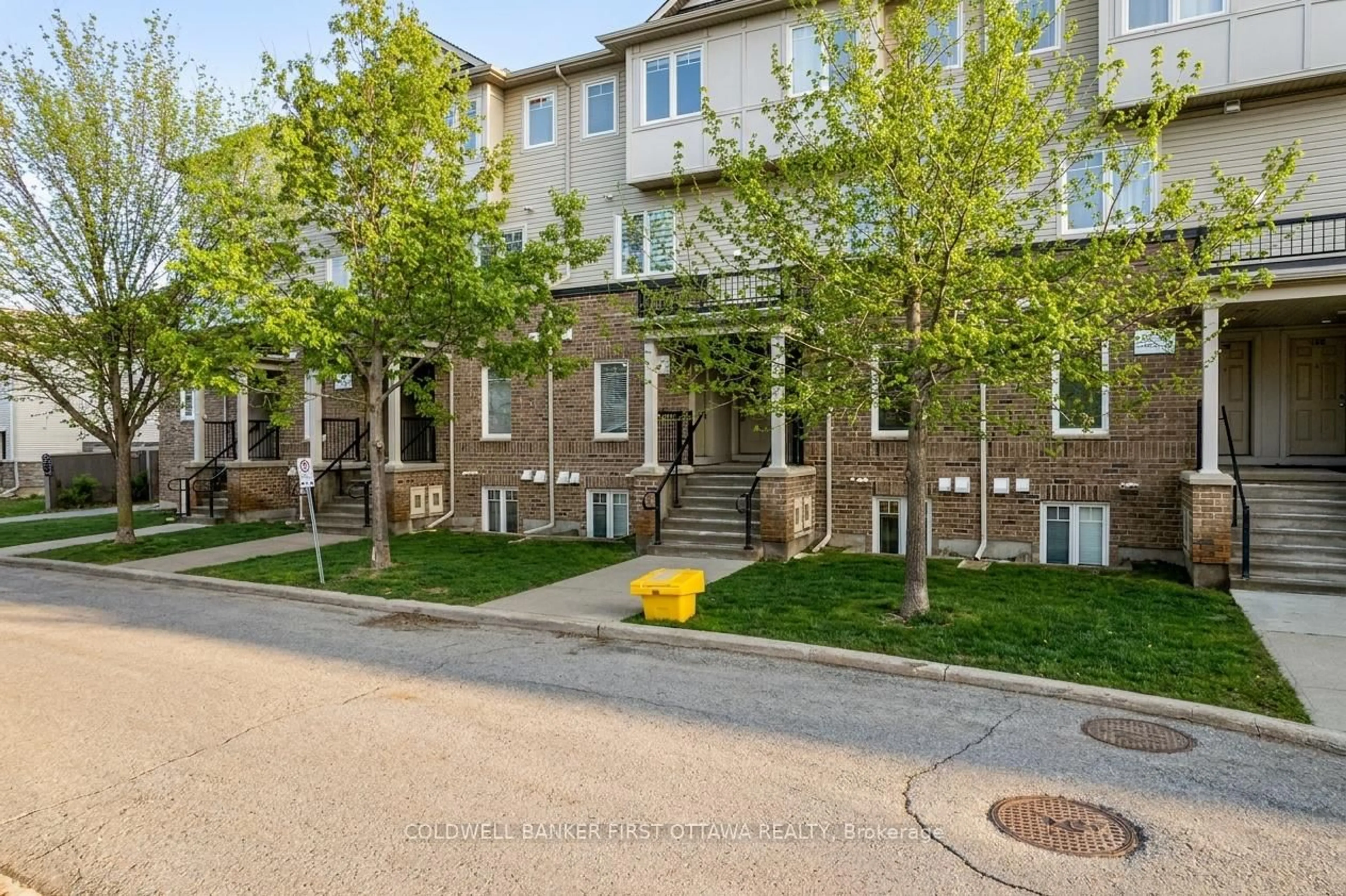 Unknown for 150 Urbancrest Private, Barrhaven Ontario T1P 1L9