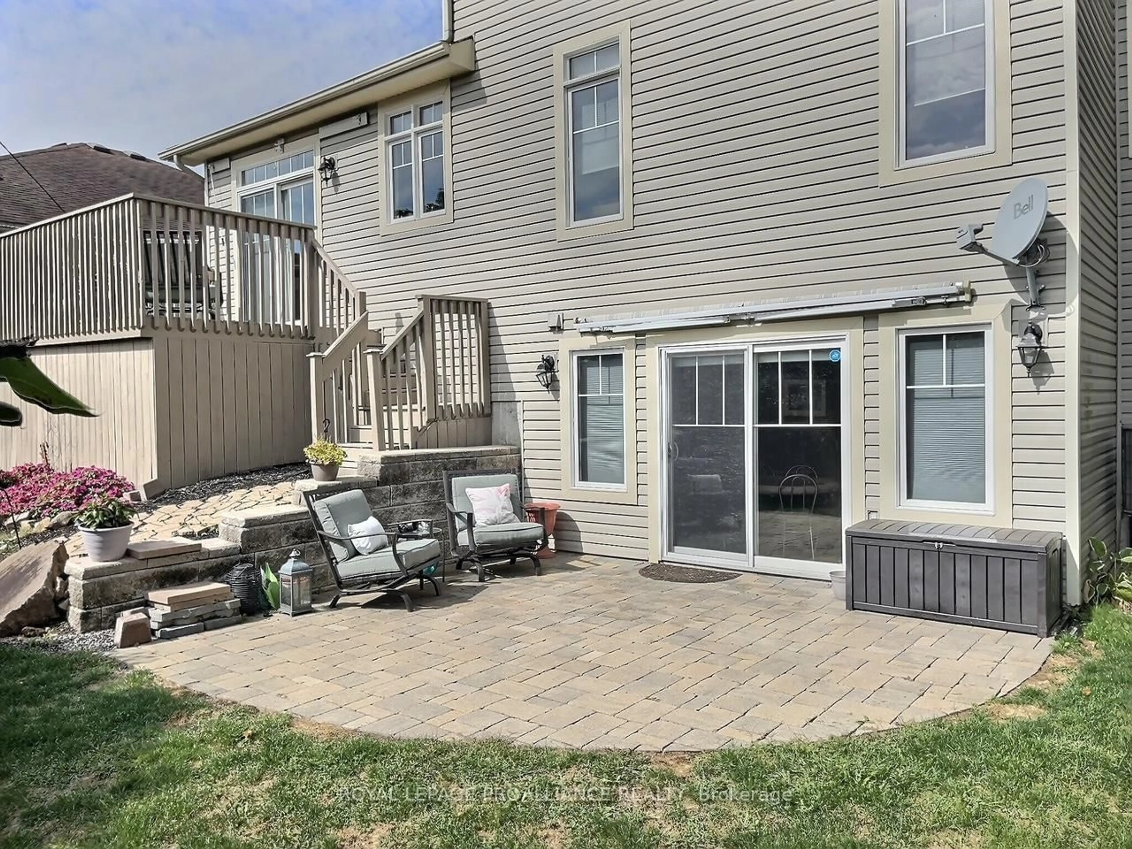 Patio, street for 403 Brock St, Brockville Ontario K6V 6E8