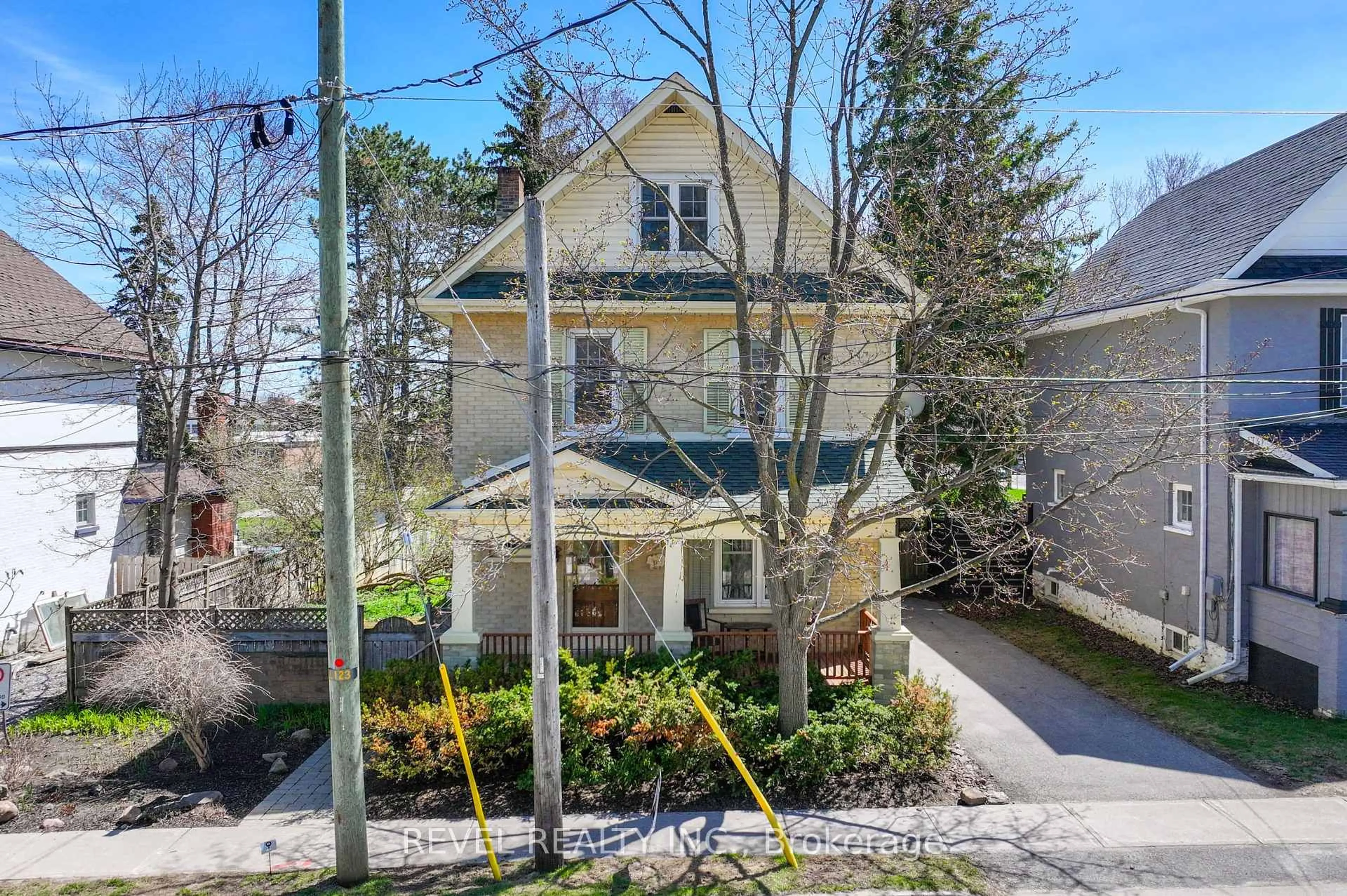 A pic from outside/outdoor area/front of a property/back of a property/a pic from drone, street for 31 Fair Ave, Kawartha Lakes Ontario K9V 3P2