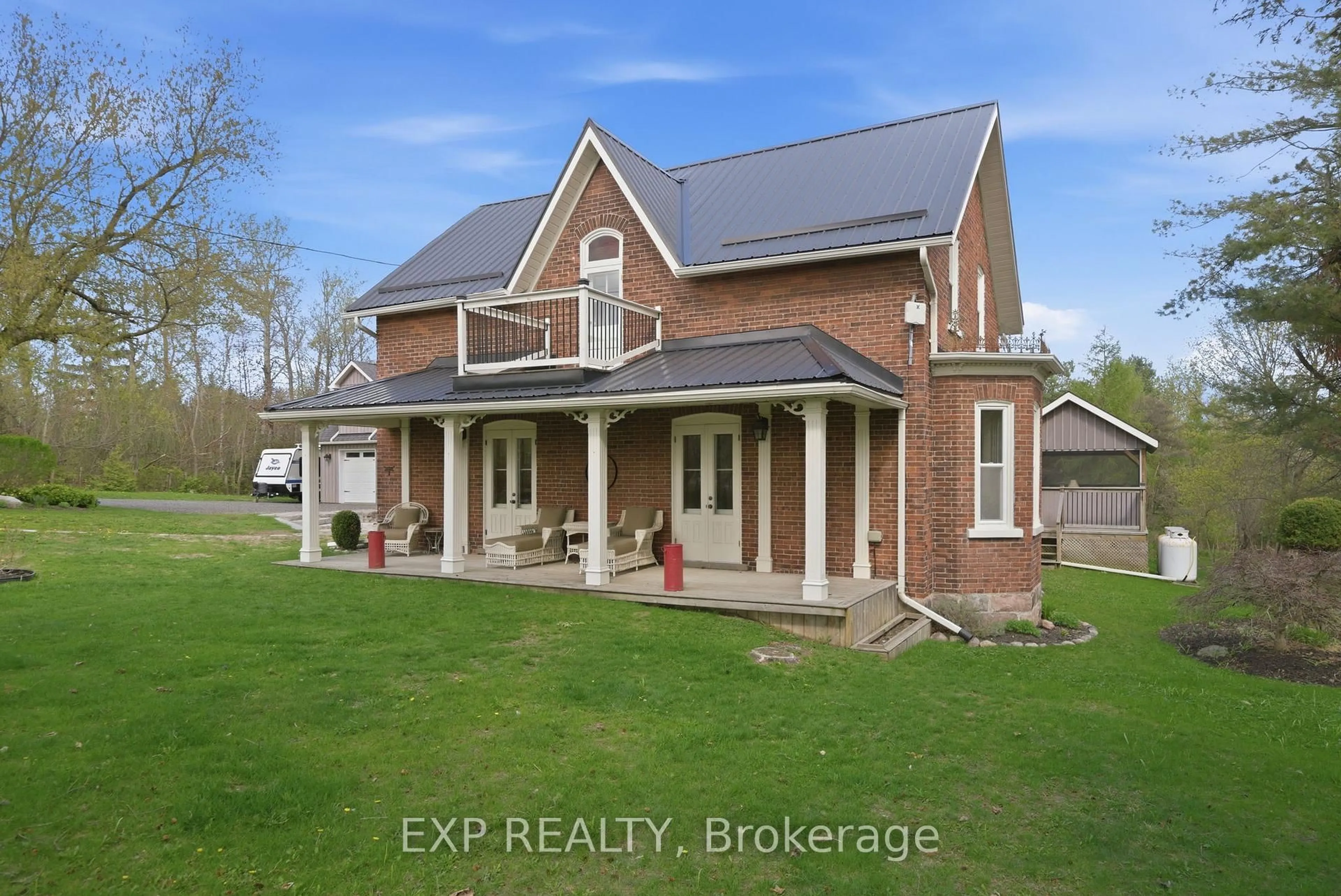 A pic from outside/outdoor area/front of a property/back of a property/a pic from drone, building for 4081 Burnham St, Hamilton Township Ontario K9A 4J9