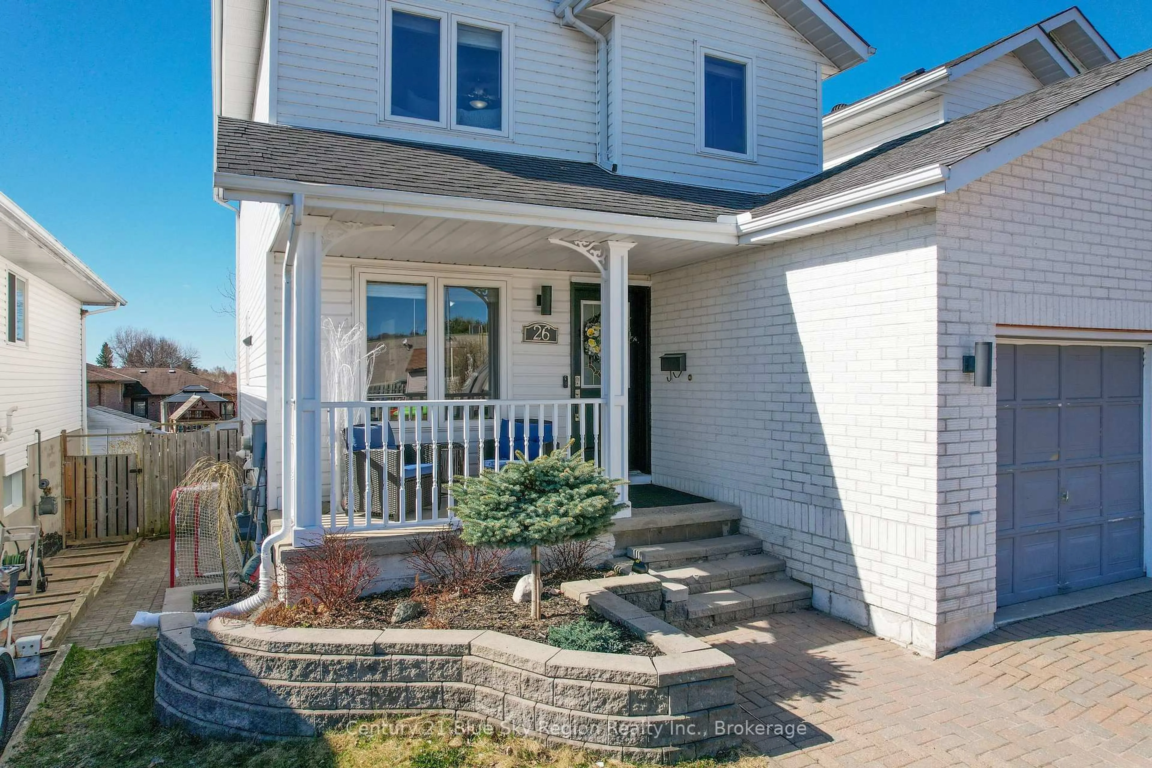 Home with brick exterior material, street for 26 Romeo Crt, North Bay Ontario P1B 9R5