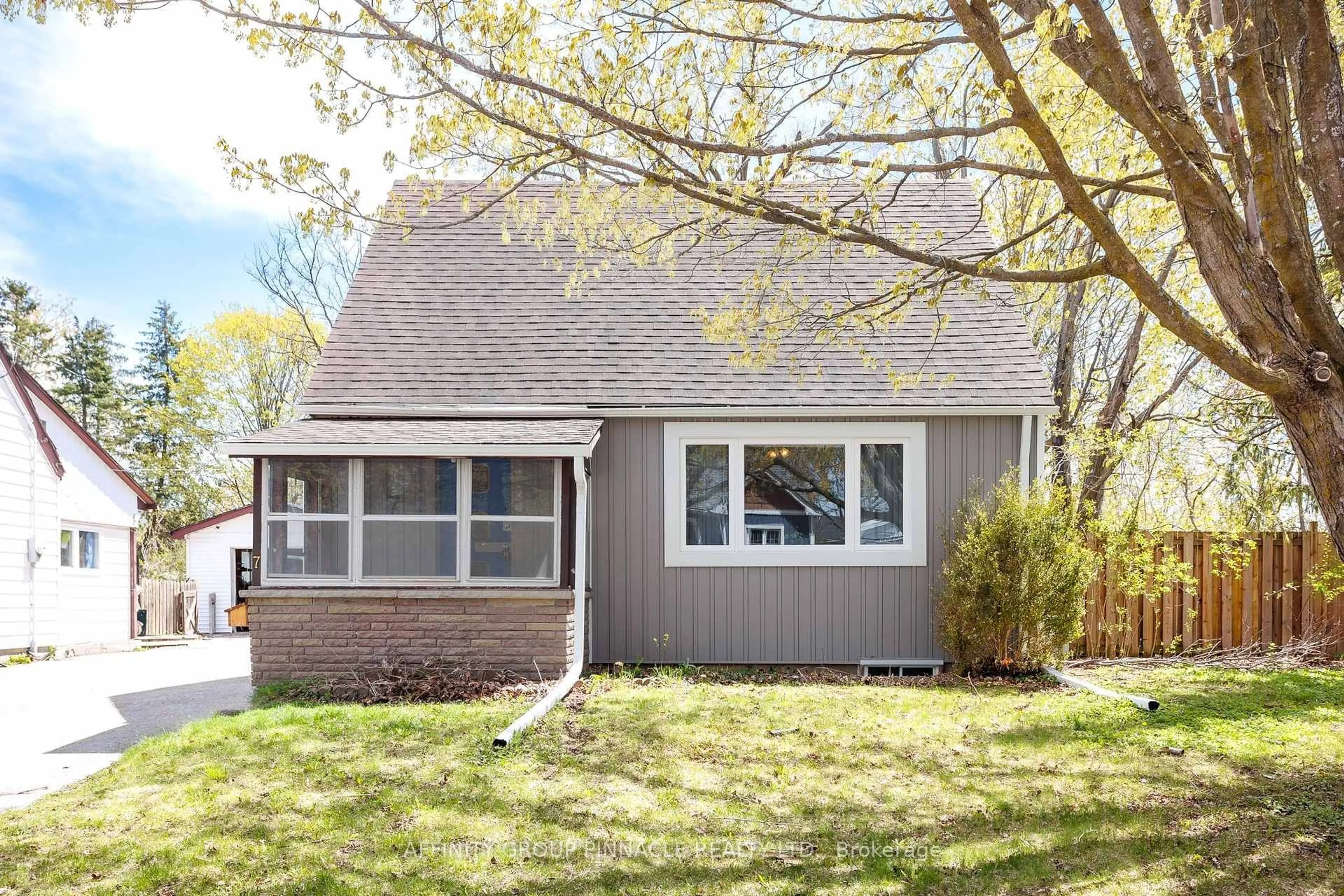 Home with vinyl exterior material, street for 7 Churchill Cres, Kawartha Lakes Ontario K9V 3Y7
