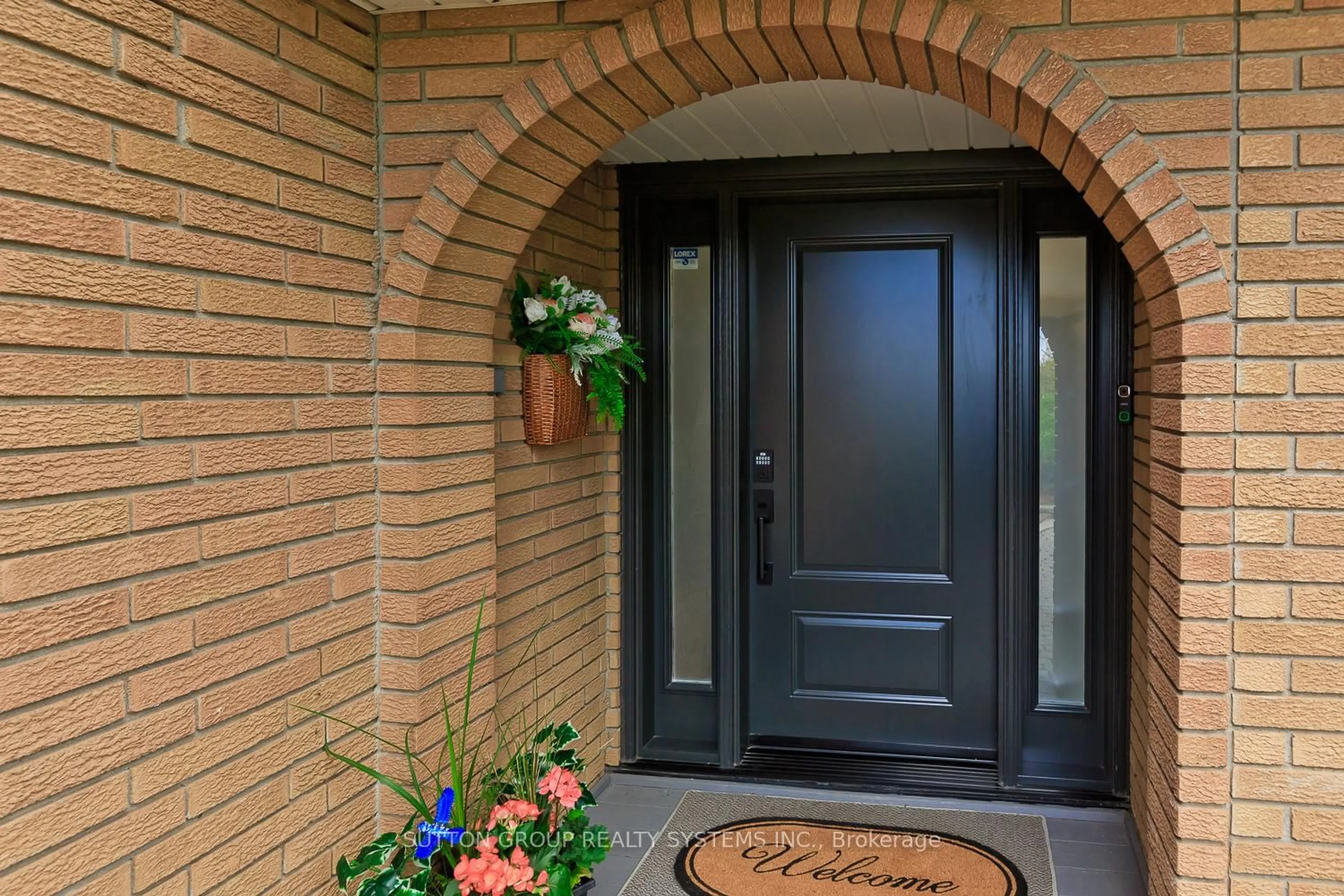 Indoor entryway for 653 Winston Rd, Grimsby Ontario L3M 4E8