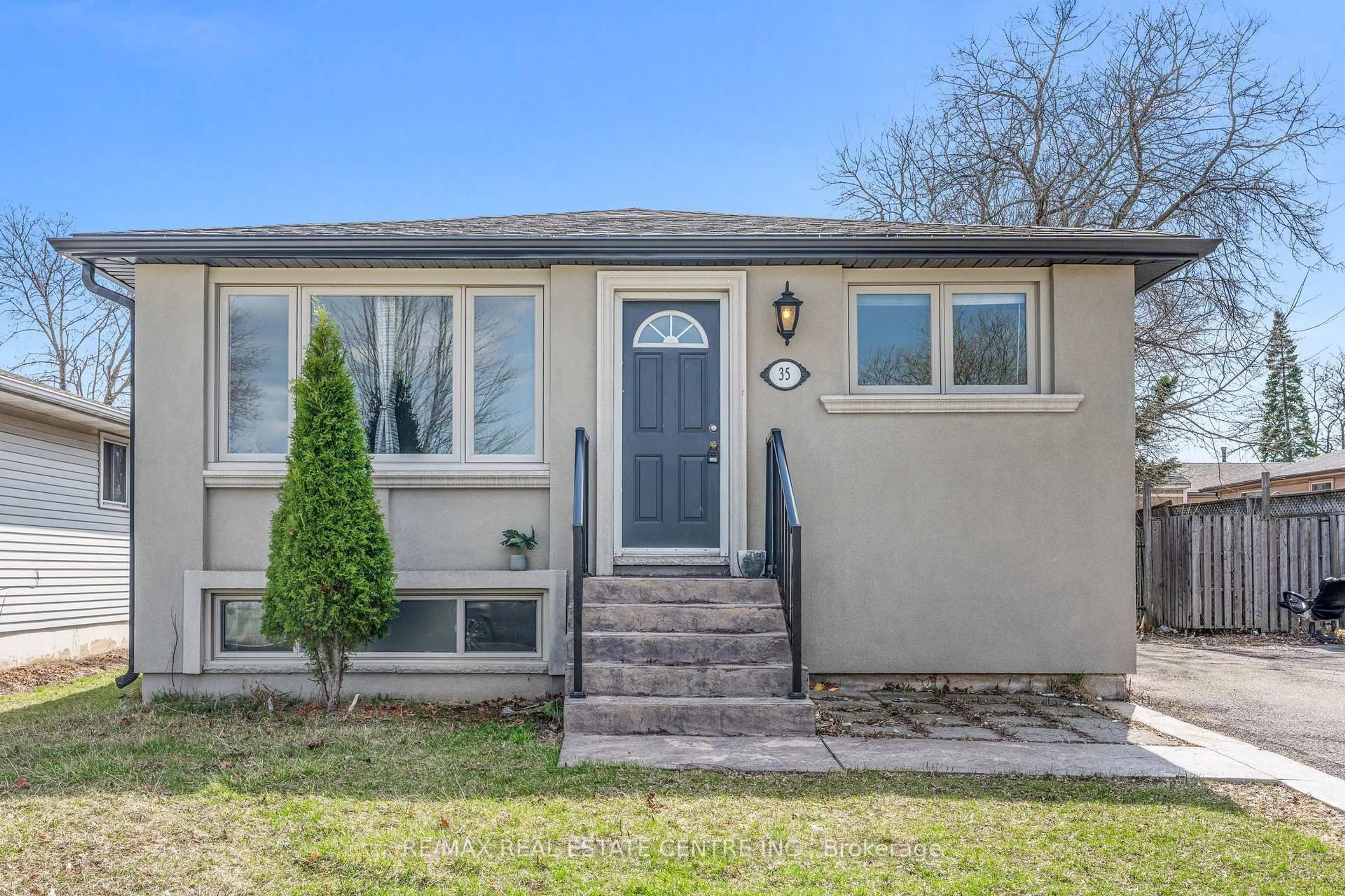 Home with vinyl exterior material, street for 35 Folkestone Ave, Hamilton Ontario L8V 4M9