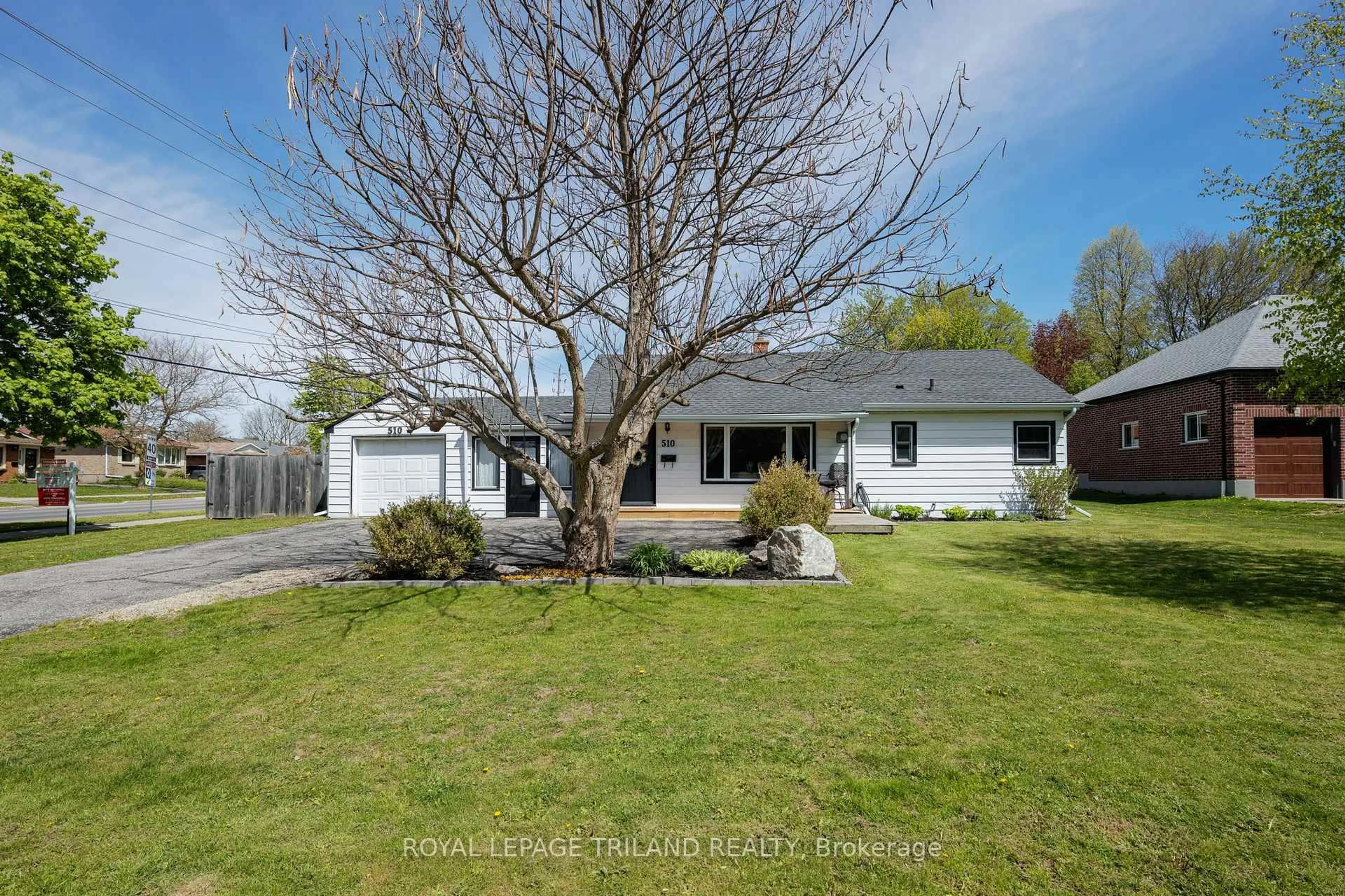 A pic from outside/outdoor area/front of a property/back of a property/a pic from drone, street for 510 Winblest Ave, London South Ontario N6C 3C1