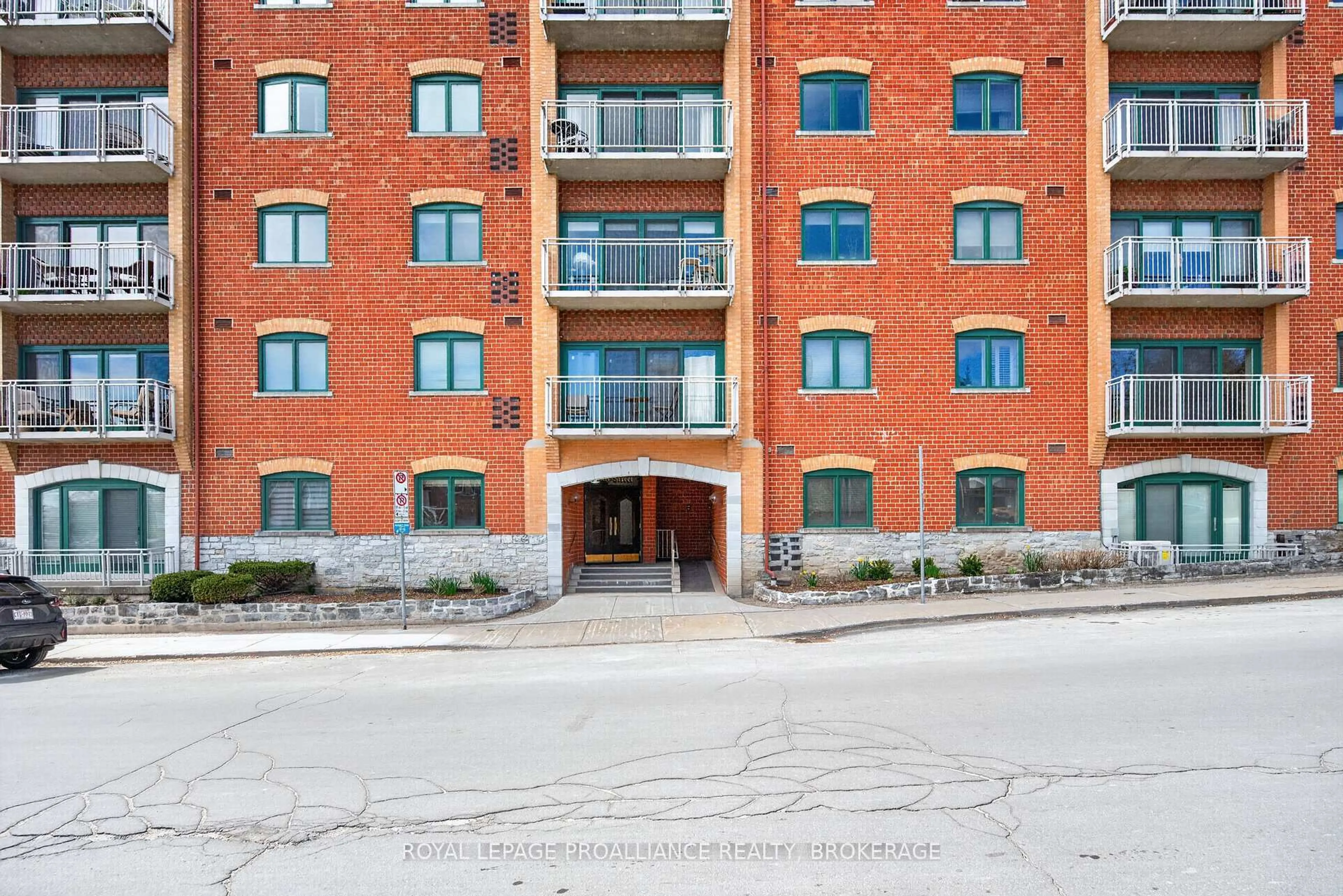 Unknown for 2 Bay St #202, Kingston Ontario K7K 6T7