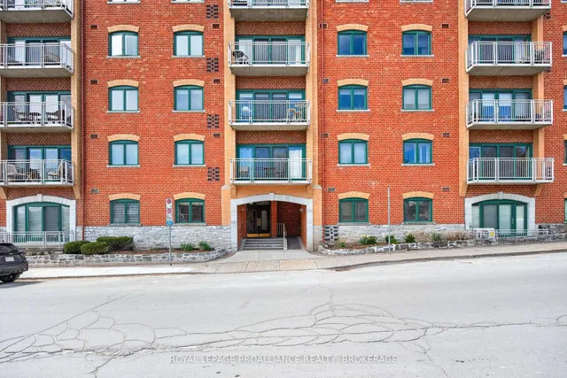 2 Bay St #202, Kingston 3