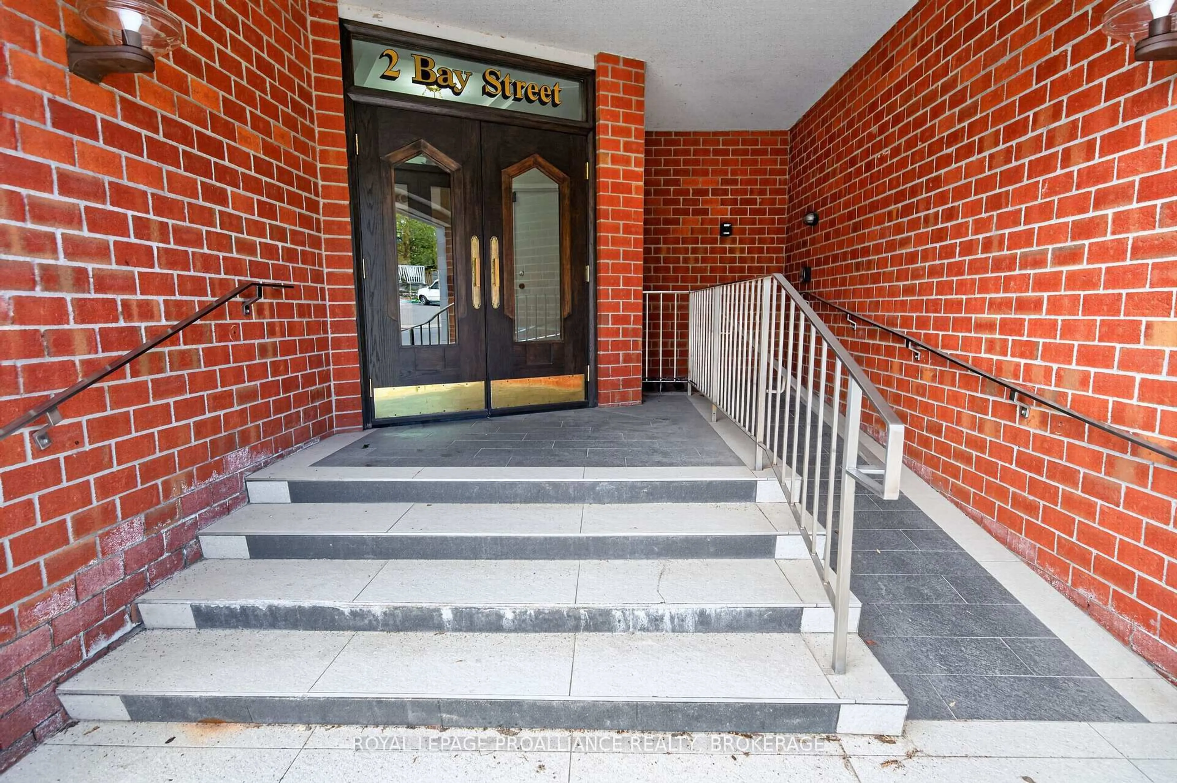 Indoor foyer for 2 Bay St #202, Kingston Ontario K7K 6T7