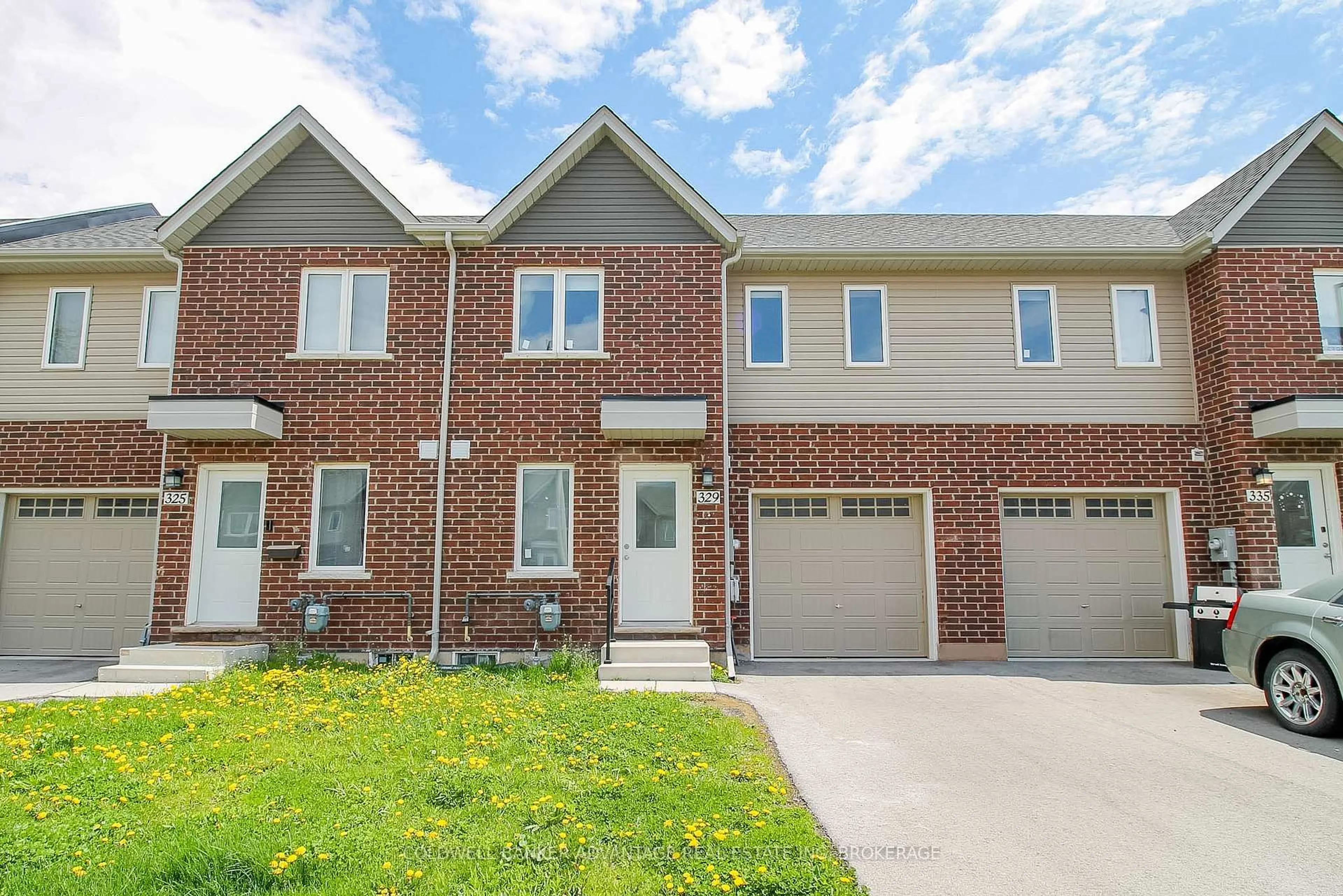 Home with brick exterior material, street for 329 Chaffey St, Welland Ontario L3B 2Y7
