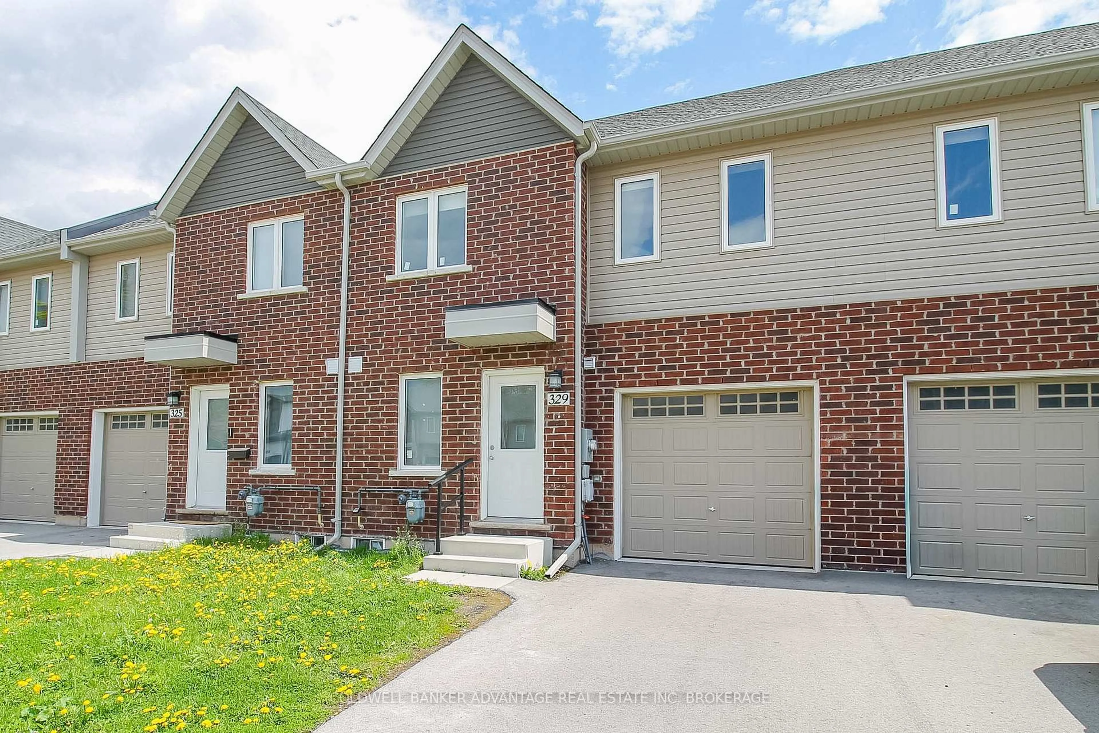Home with brick exterior material, street for 329 Chaffey St, Welland Ontario L3B 2Y7
