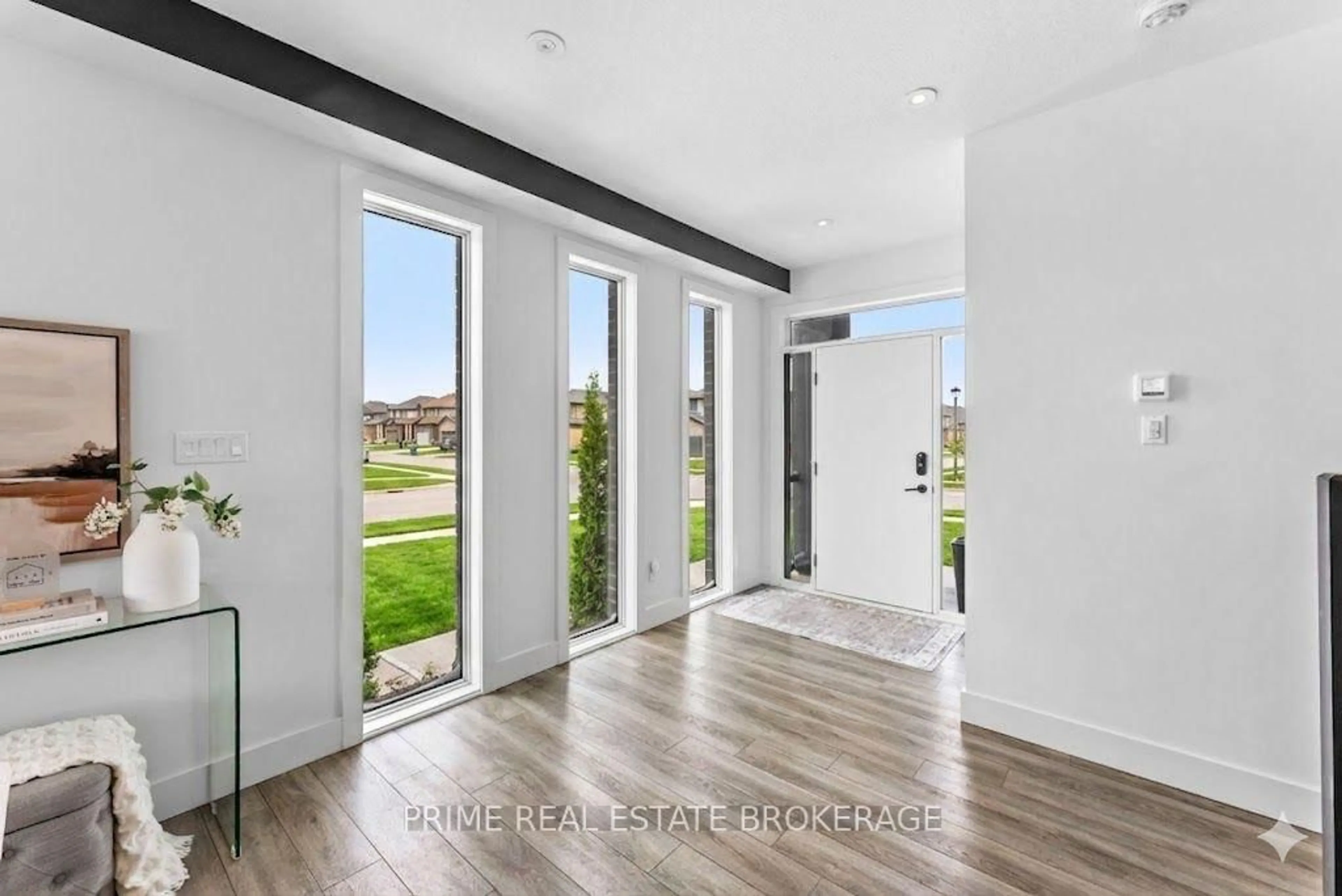 Indoor entryway for 1577 Applerock Ave, London North Ontario N6G 0X5