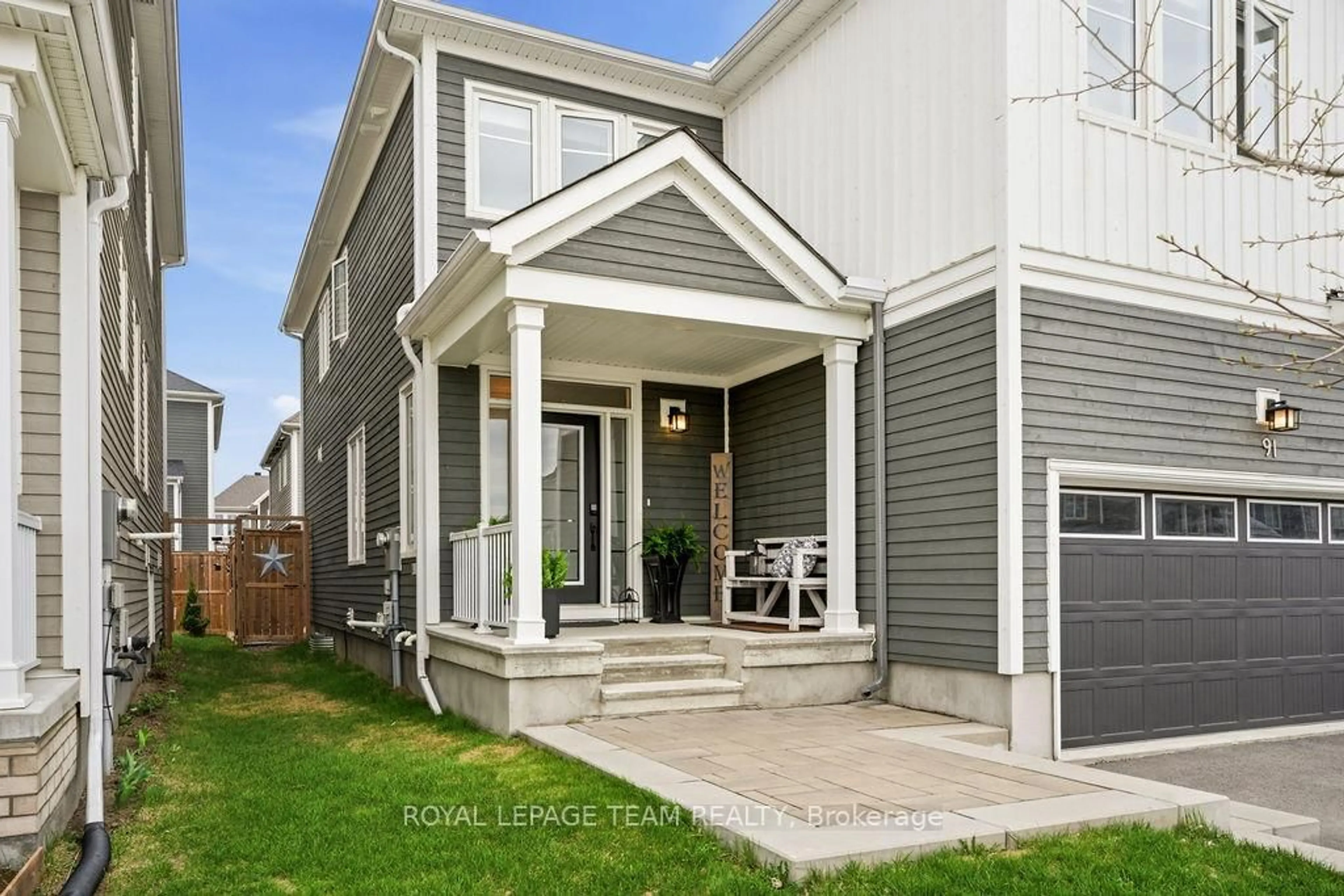 Home with vinyl exterior material, street for 91 Cantle Cres, Richmond Ontario K0A 2Z0