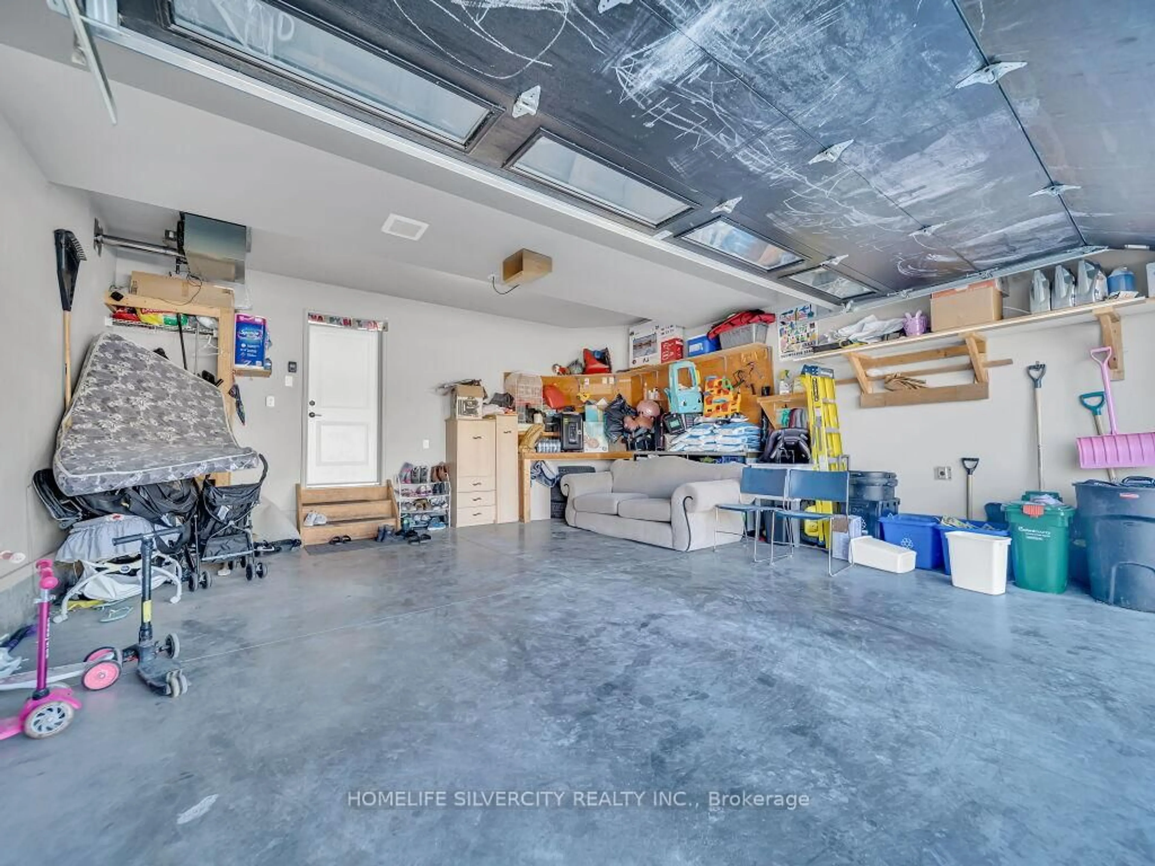 Indoor garage for 442 Ontario St, Woodstock Ontario N4V 1G7