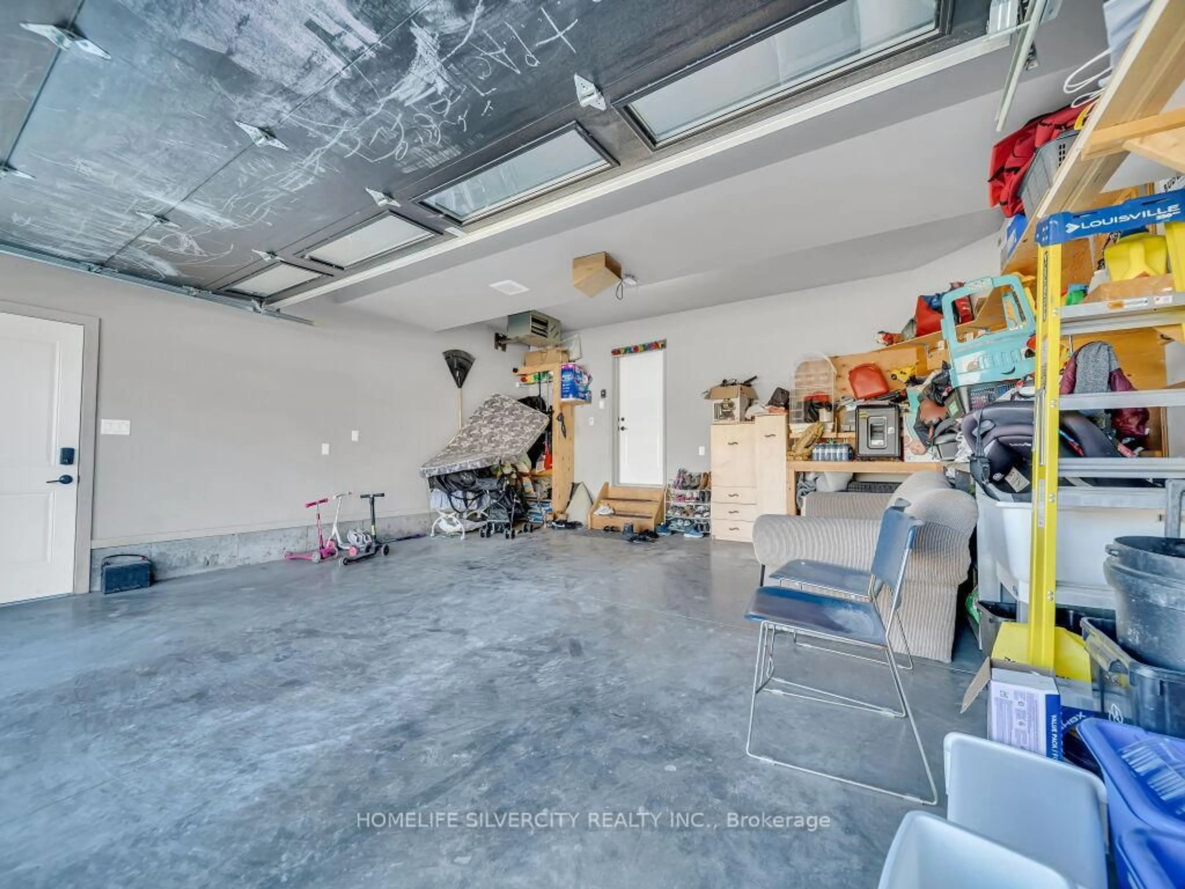 Indoor garage for 442 Ontario St, Woodstock Ontario N4V 1G7