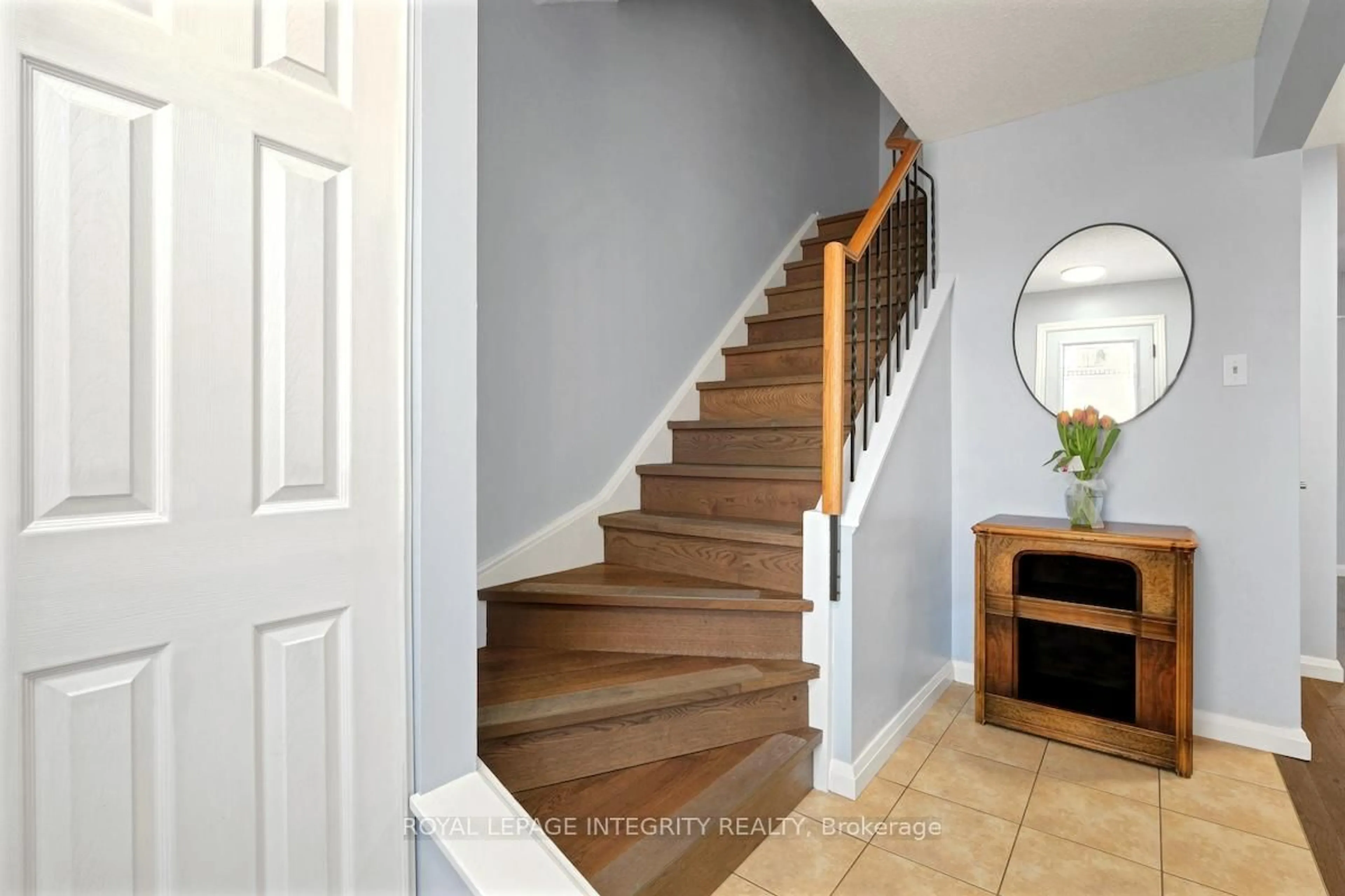 Stairs for 1575 Des Grives Cres, Ottawa Ontario K1C 5C2