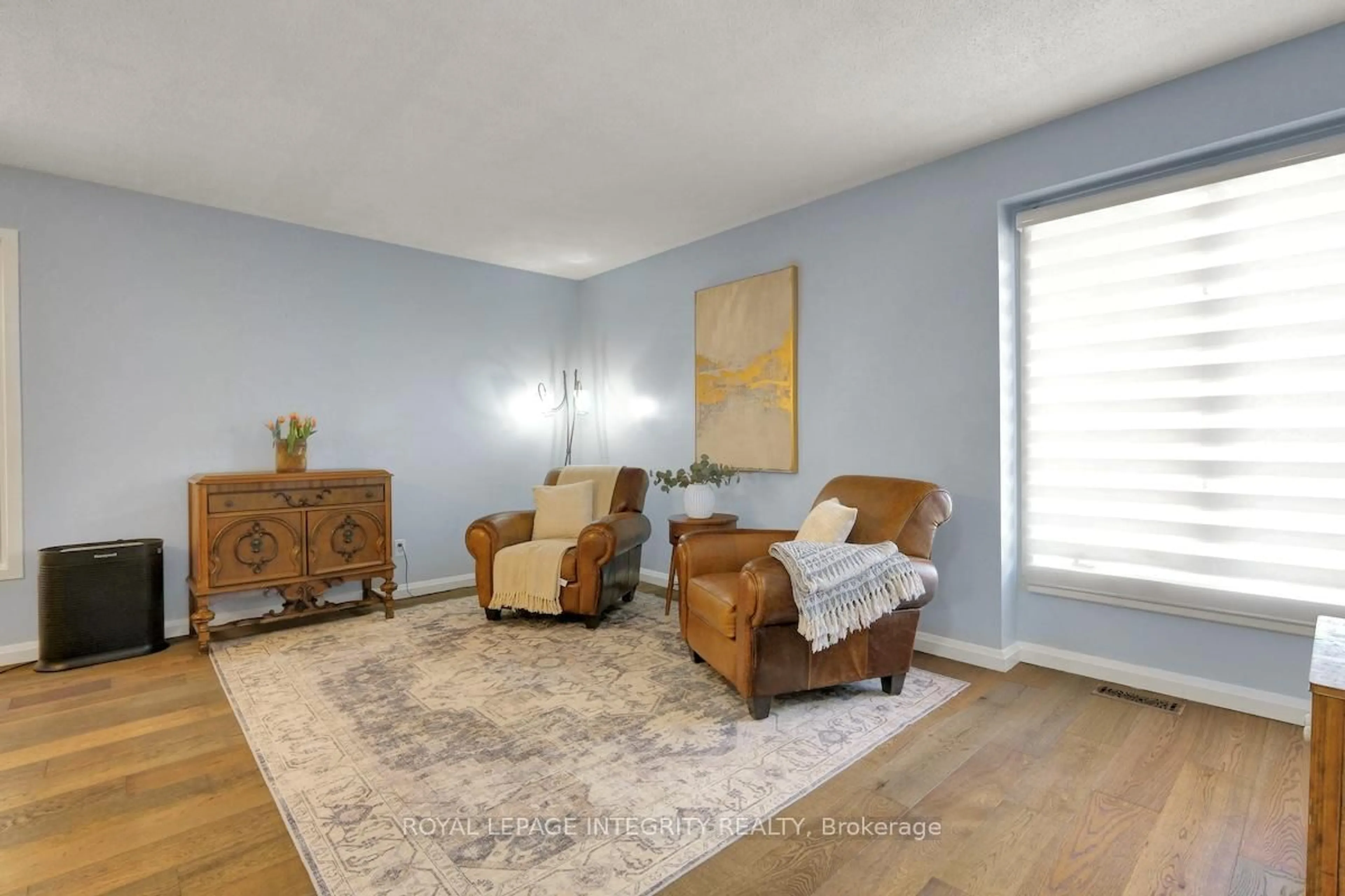 Living room with furniture, unknown for 1575 Des Grives Cres, Ottawa Ontario K1C 5C2