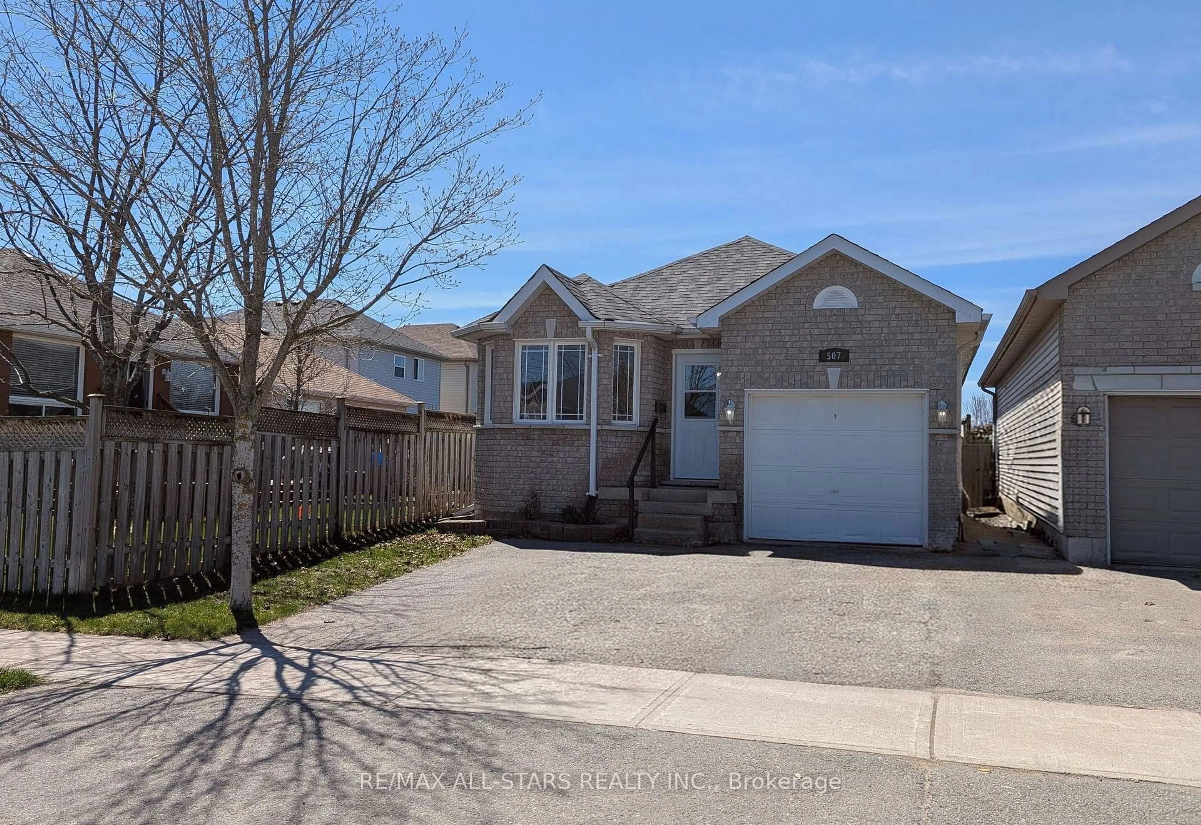 Home with vinyl exterior material, street for 507 Clancy Cres, Peterborough Ontario K9K 2S1