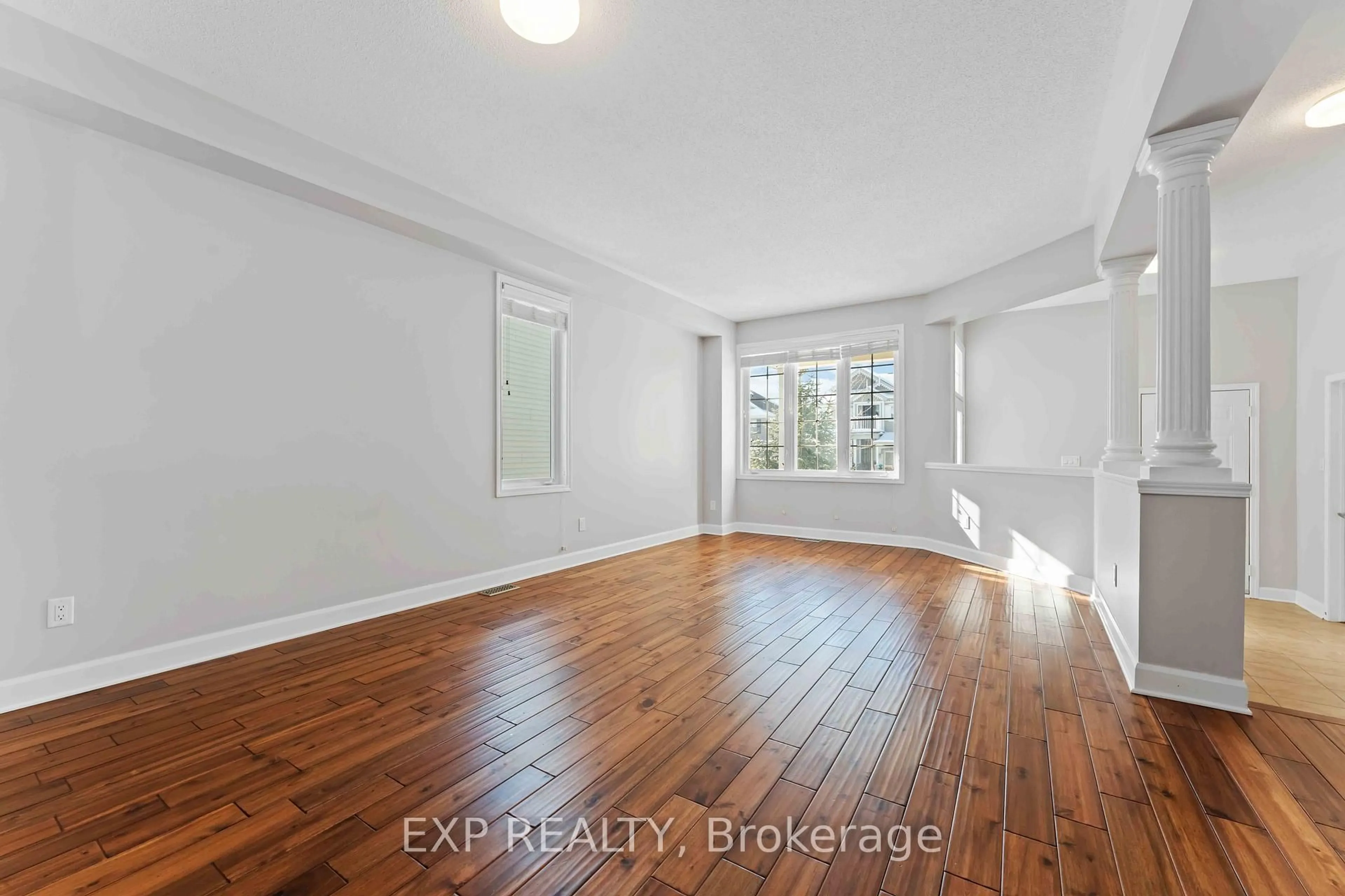A pic of a room for 413 Tillsonburg St, Ottawa Ontario K2T 0C3