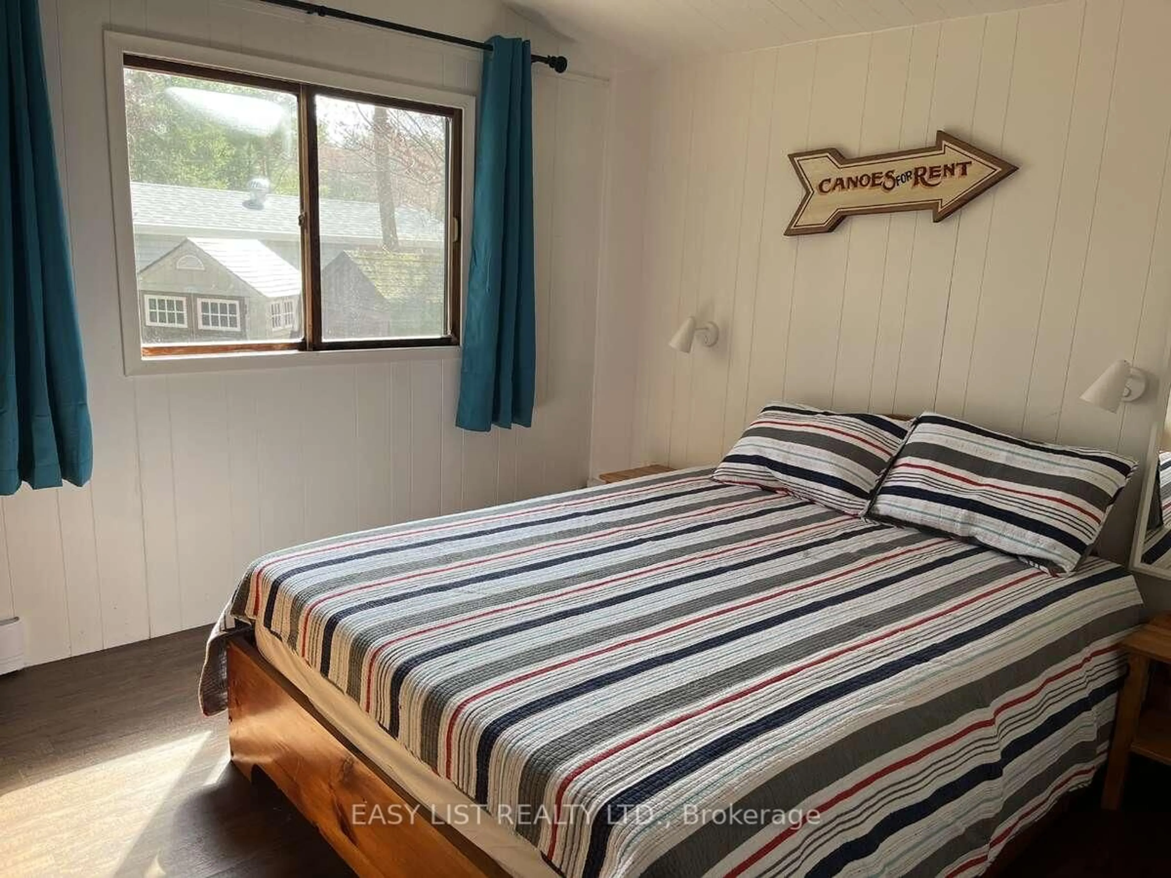 Bedroom with bed, unknown for 16 Leaside Dr, The Archipelago Ontario P0G 1G0