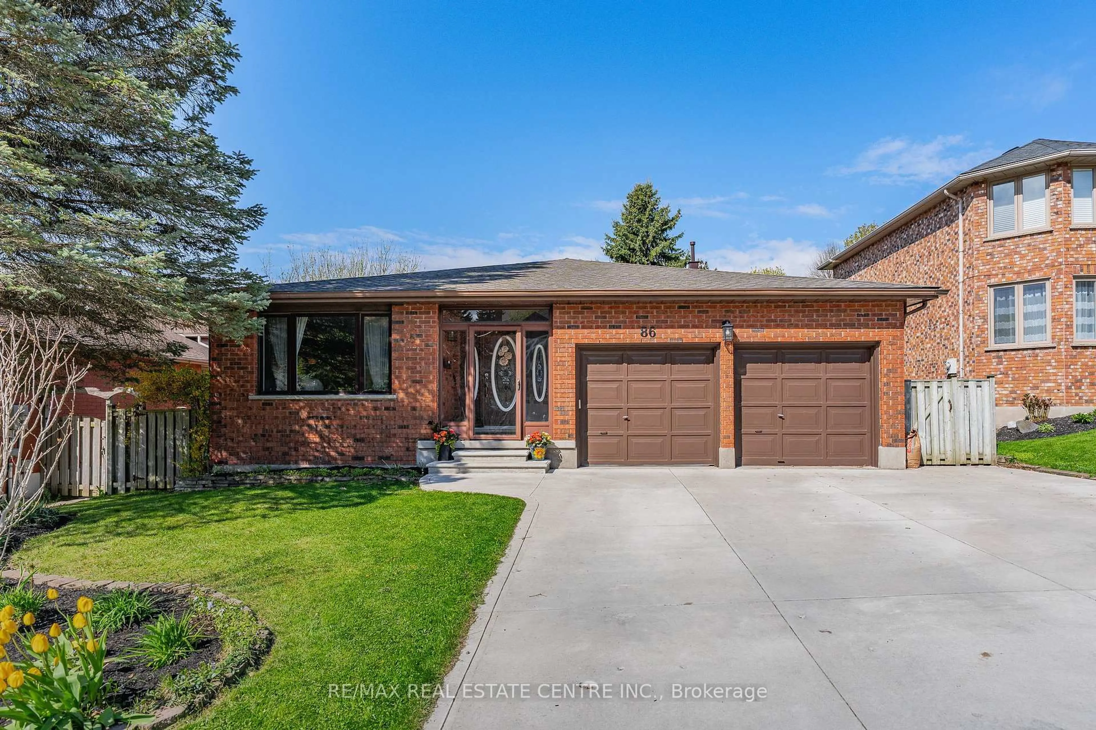 Home with brick exterior material, street for 86 Chimney Hill Dr, Cambridge Ontario N1T 1H3