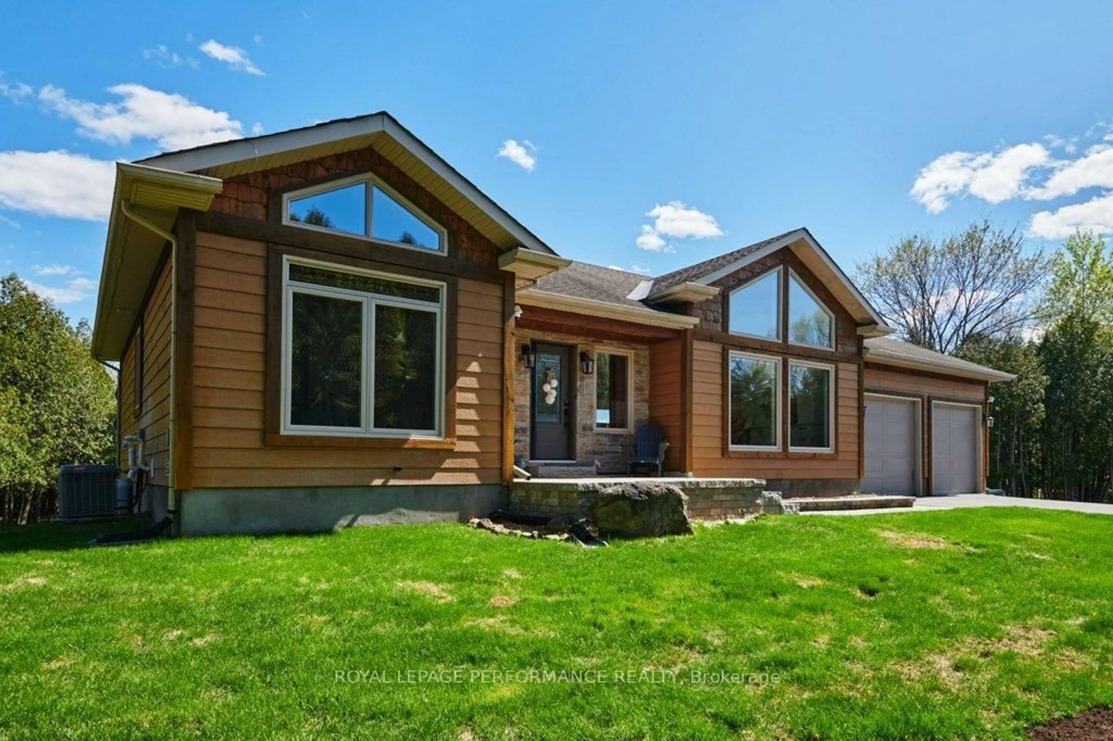 Home with brick exterior material, unknown for 8040 Iveson Dr, Metcalfe Ontario K0A 2P0