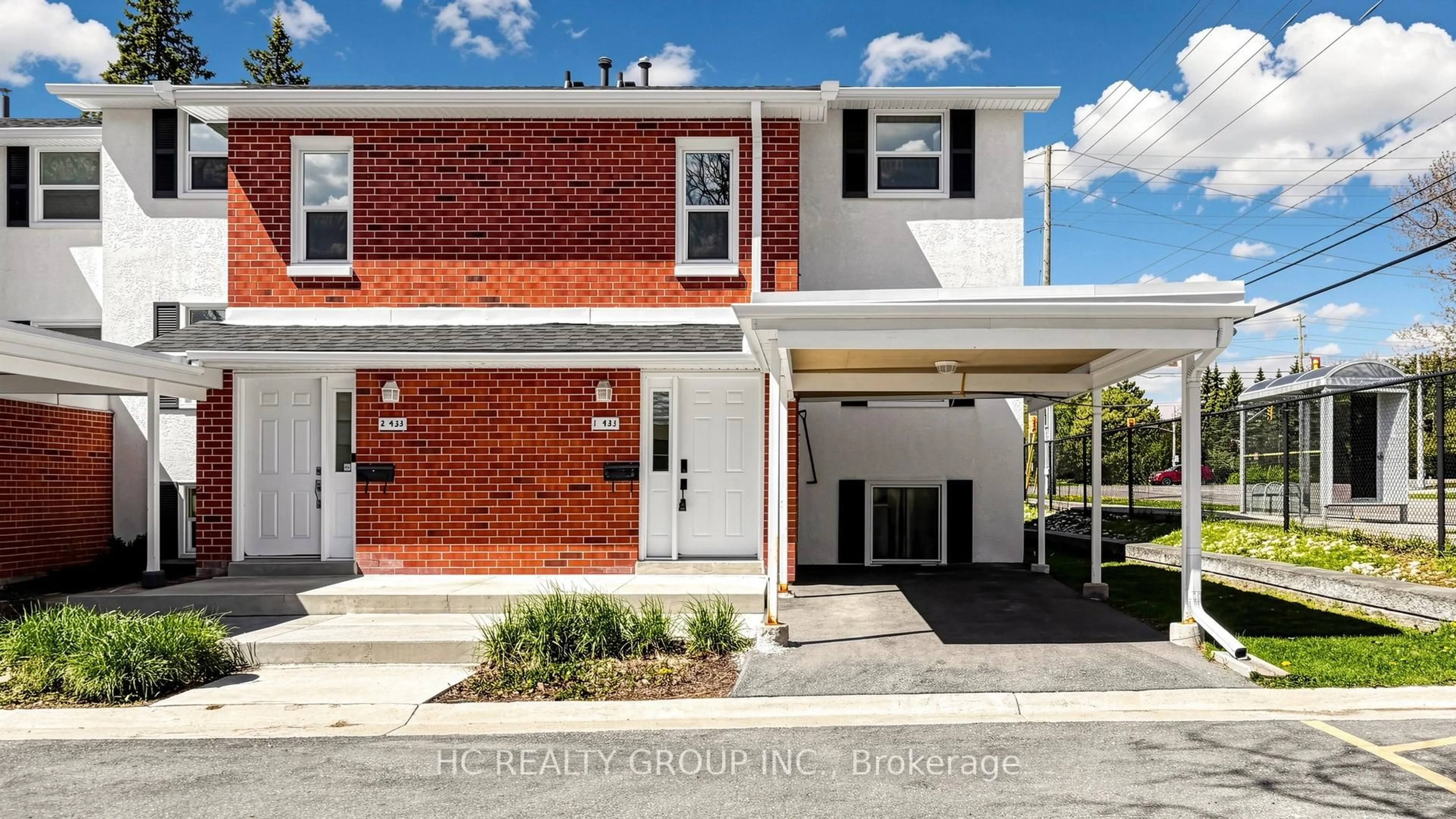 Home with brick exterior material, street for 433 Keats Way #1, Waterloo Ontario N2L 5S7