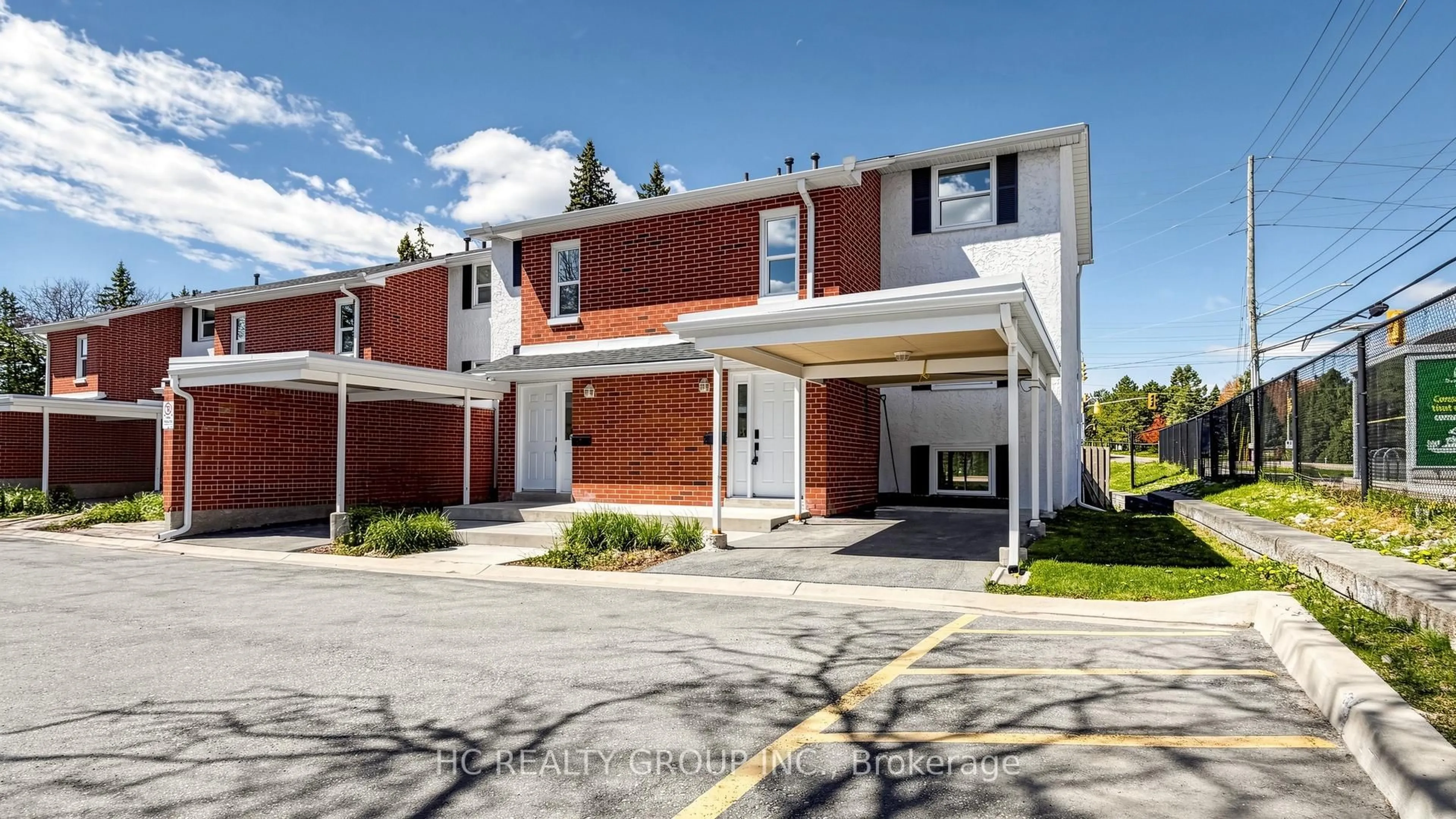 Home with brick exterior material, street for 433 Keats Way #1, Waterloo Ontario N2L 5S7
