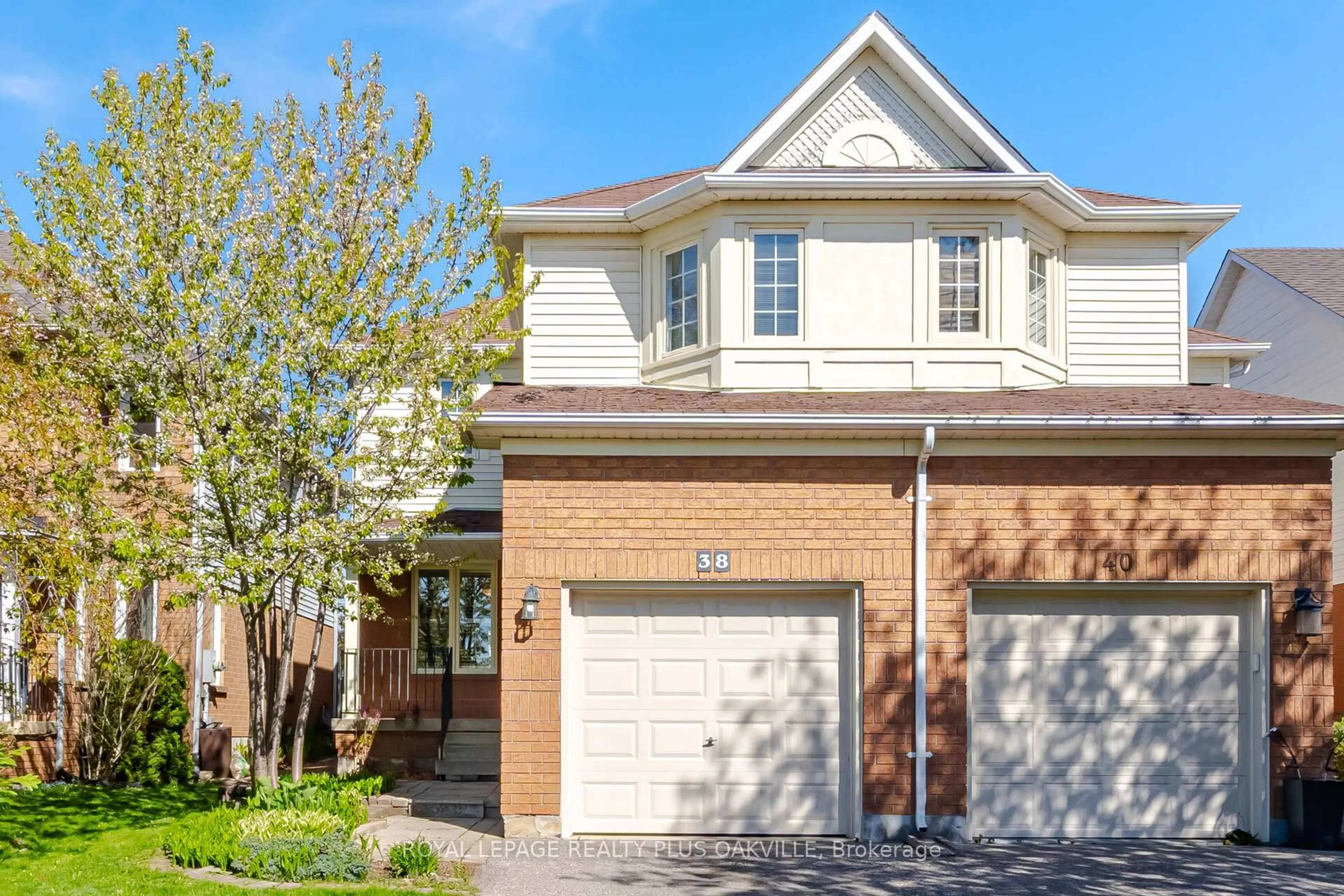 Home with brick exterior material, street for 38 Houndtrail Dr, Hamilton Ontario L8B 0N4