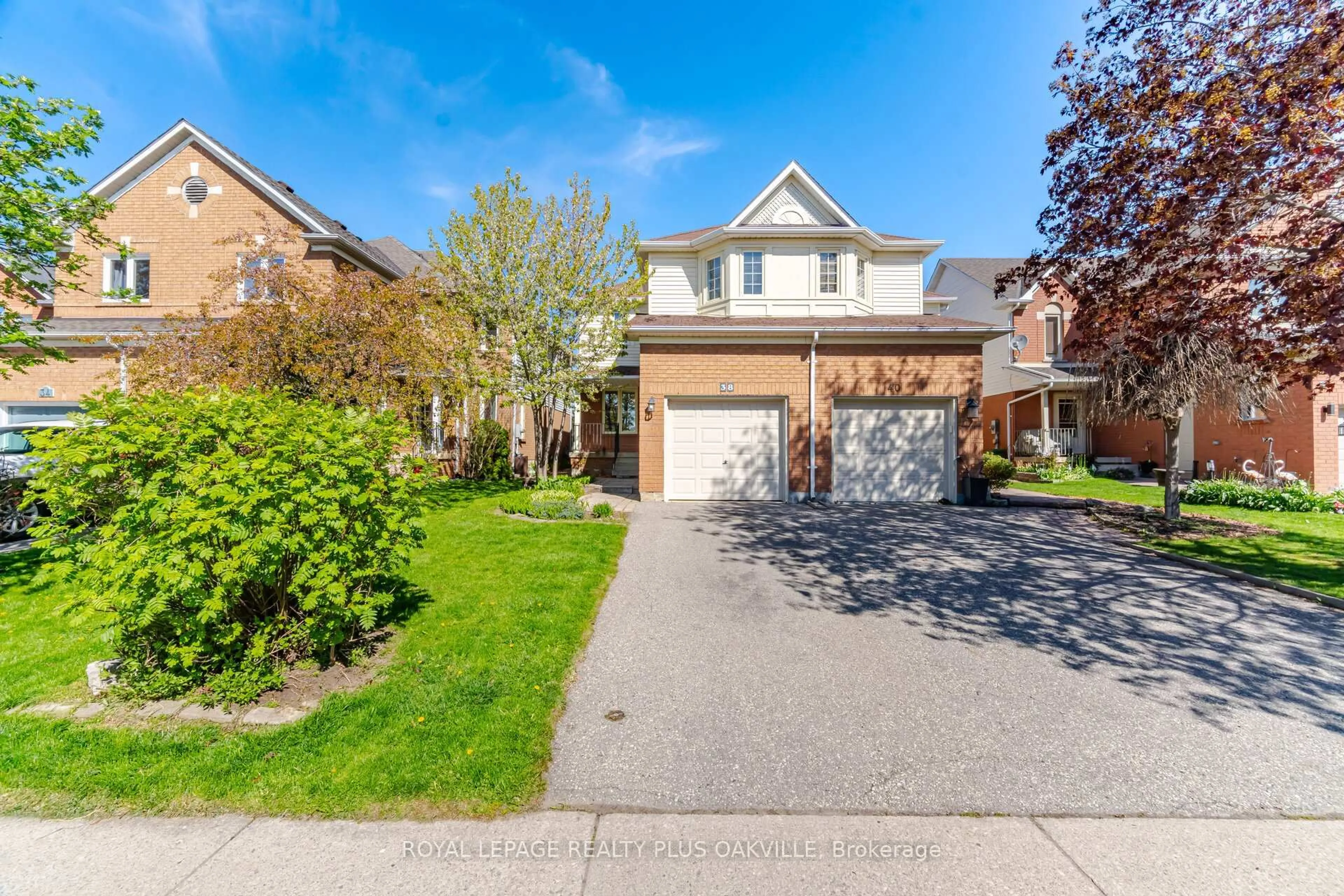 Home with brick exterior material, street for 38 Houndtrail Dr, Hamilton Ontario L8B 0N4