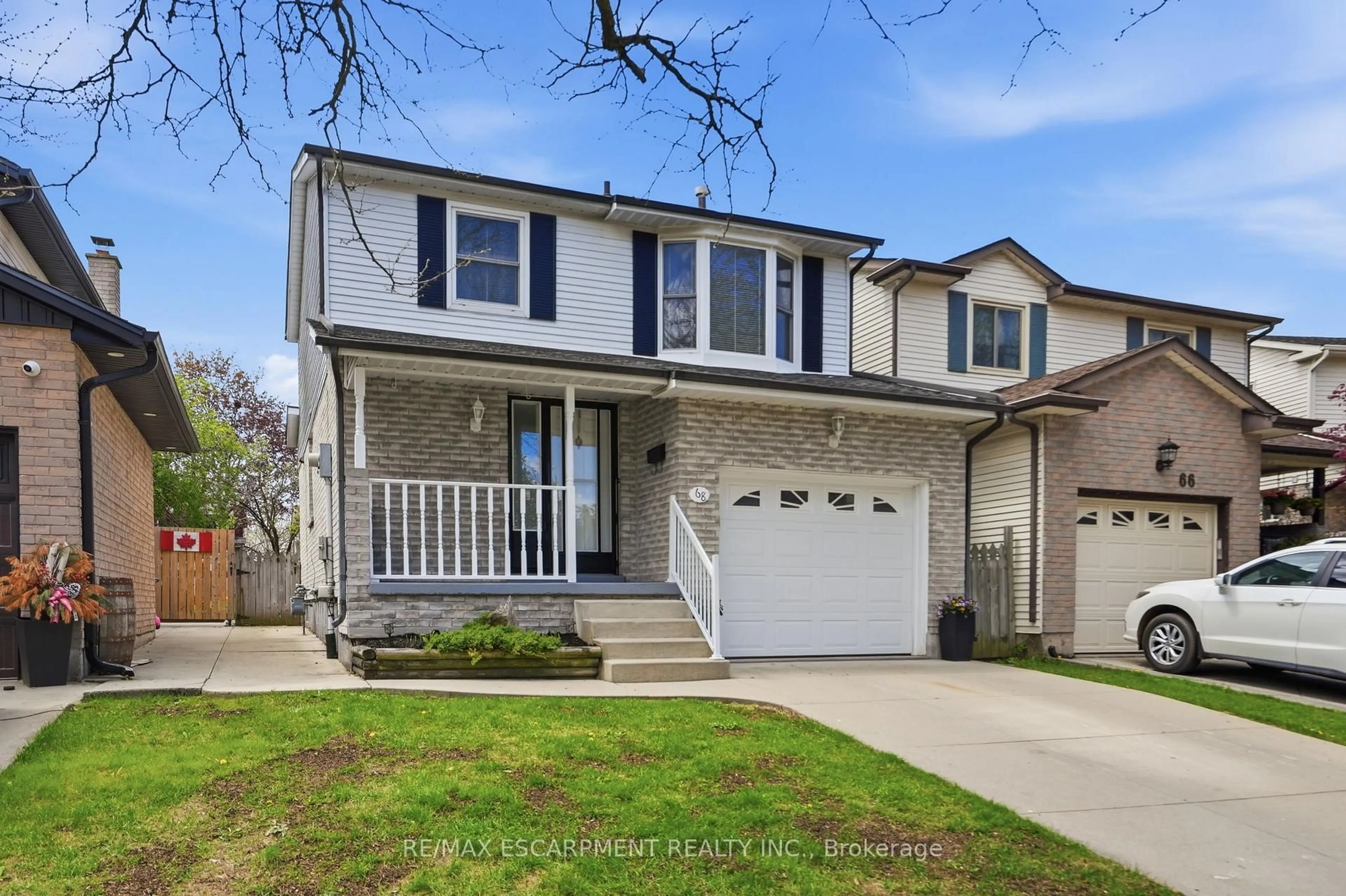 Home with vinyl exterior material, street for 68 Dalton Cres, Hamilton Ontario L8J 2A5