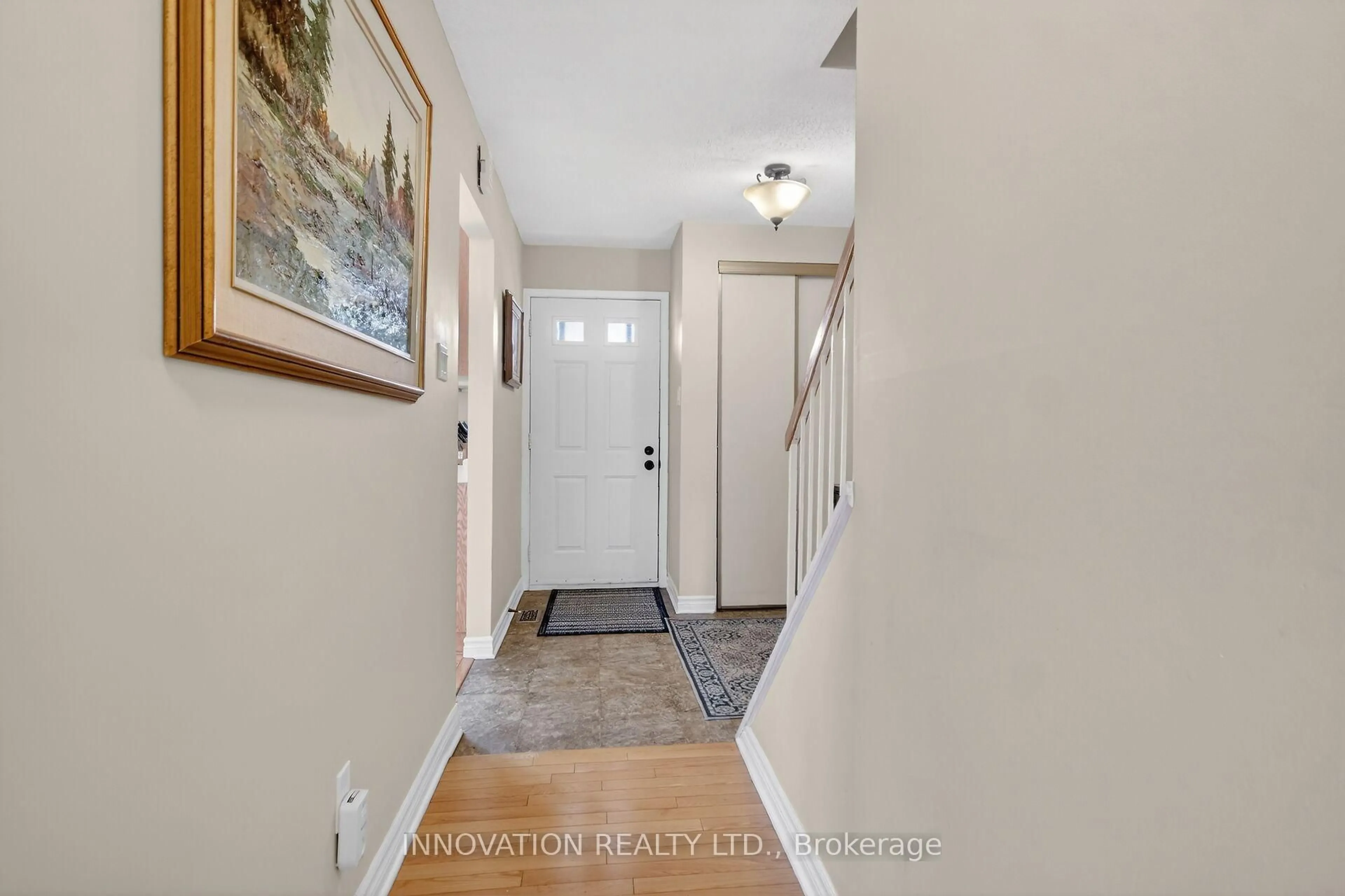 Indoor entryway for 1773 Bellmanor Crt, Ottawa Ontario K1T 2V6