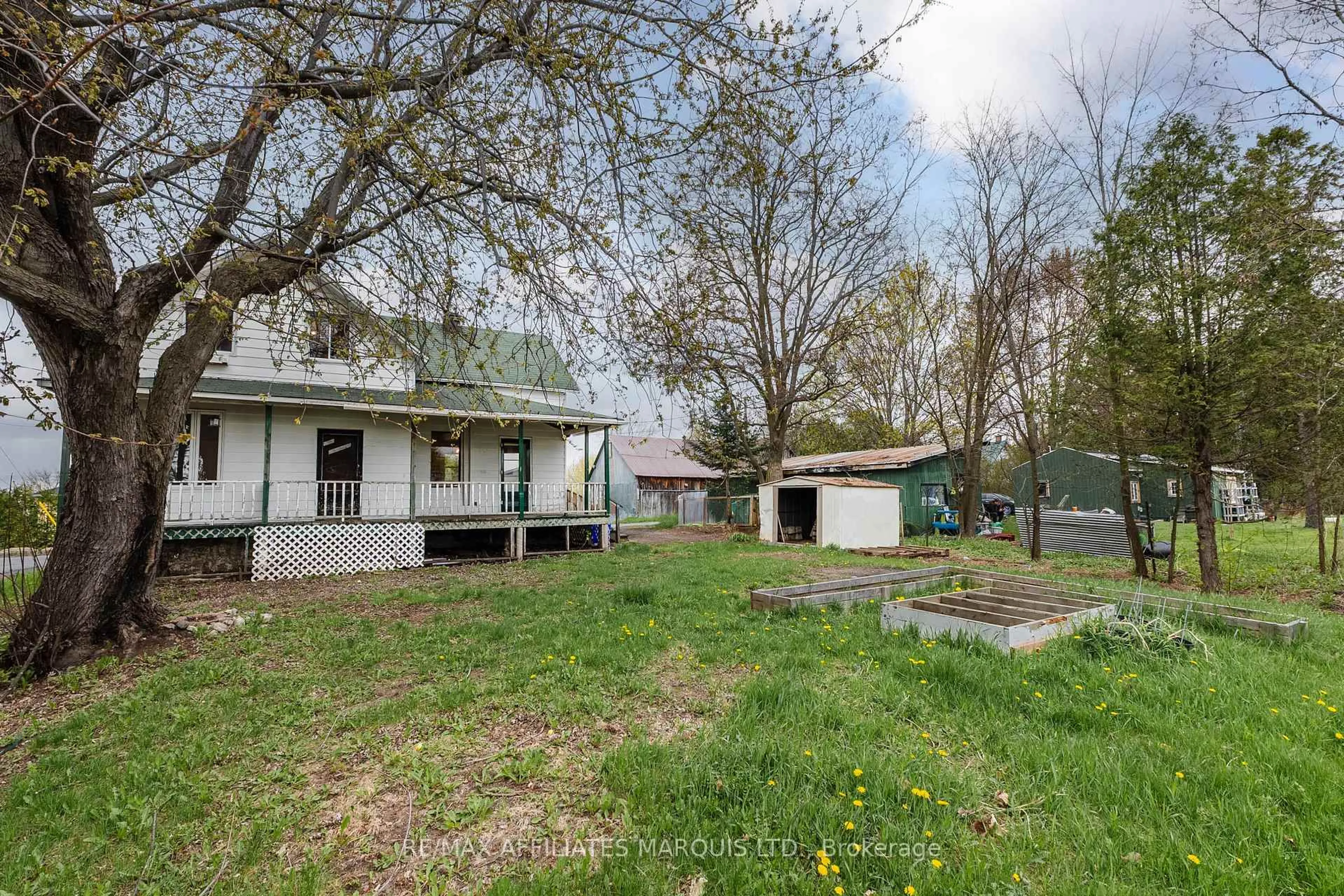 A pic from outside/outdoor area/front of a property/back of a property/a pic from drone, street for 21910 Seguin Mill St, North Glengarry Ontario K0B 1H0