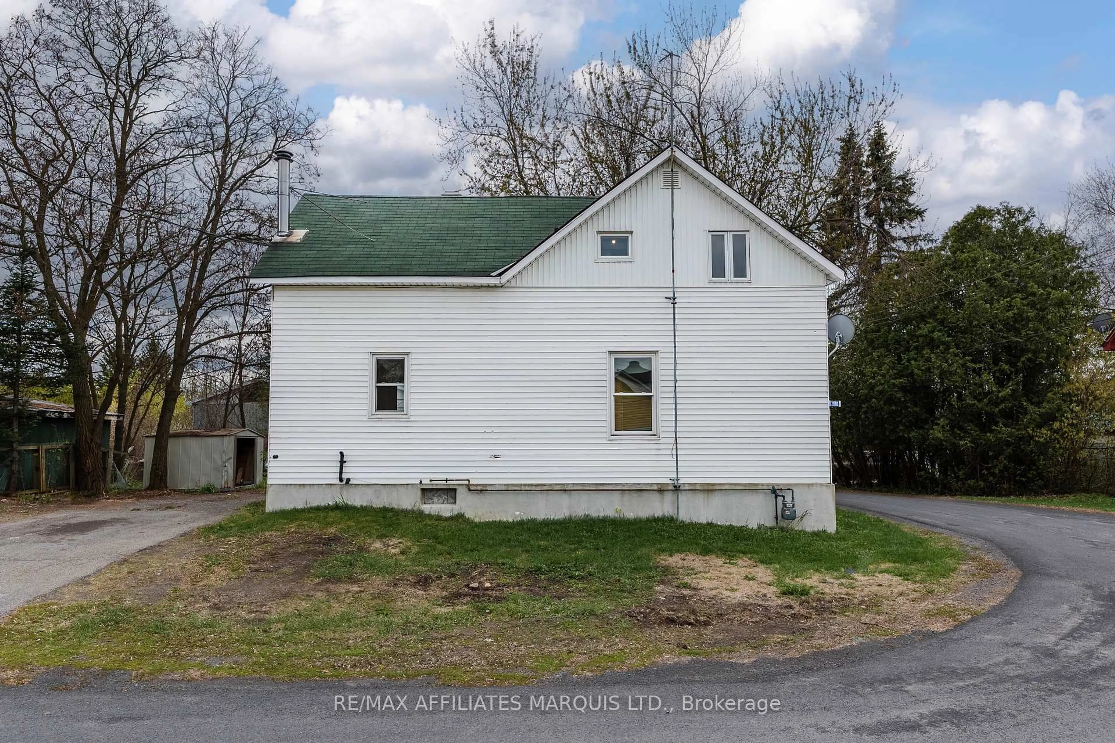 Unknown for 21910 Seguin Mill St, North Glengarry Ontario K0B 1H0